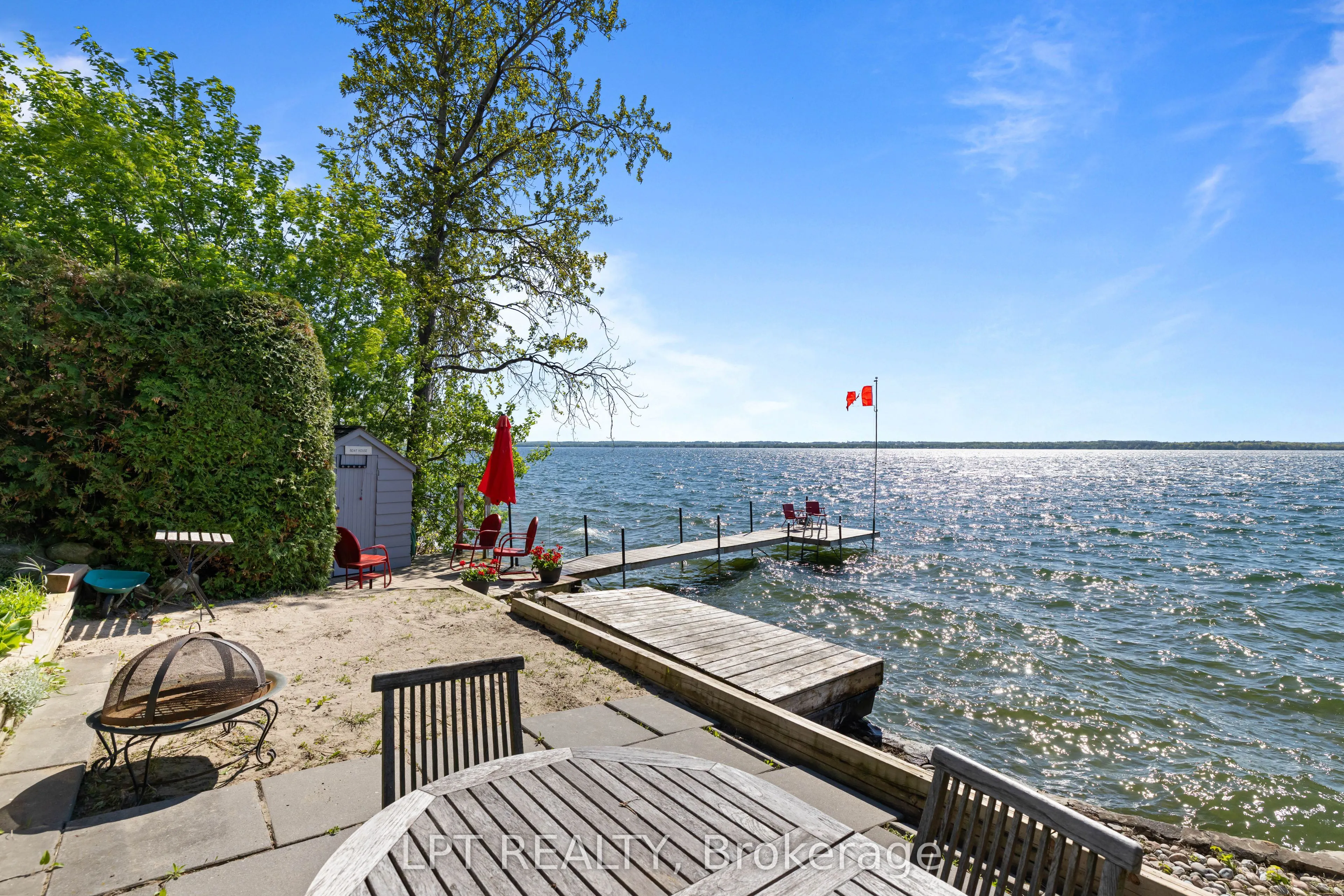 145 Lake Drive N