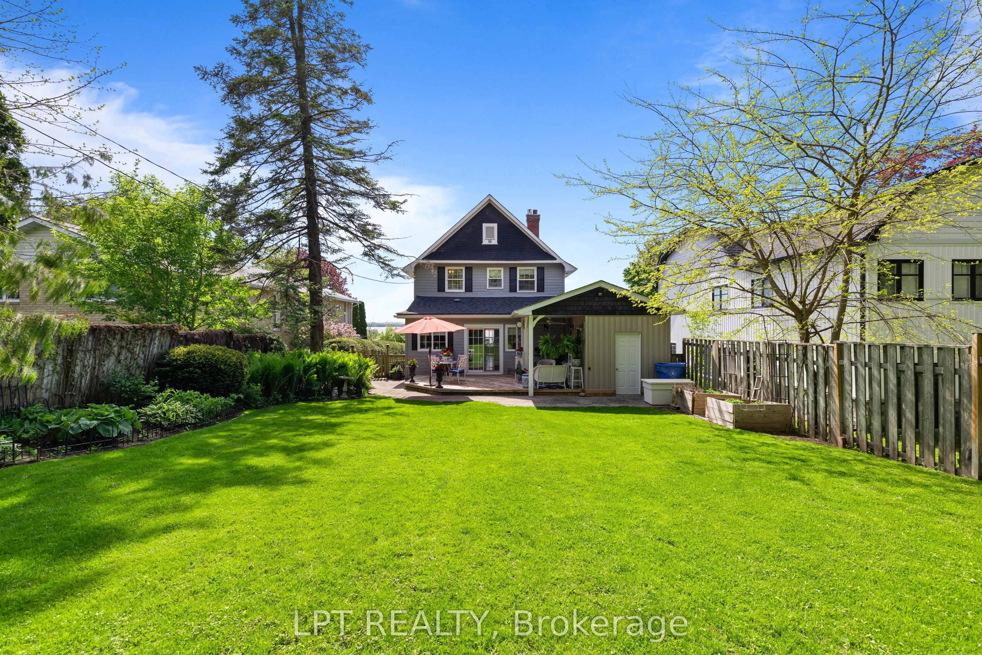 145 Lake Drive N