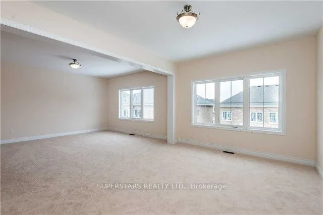 58 Ken Sinclair Crescent