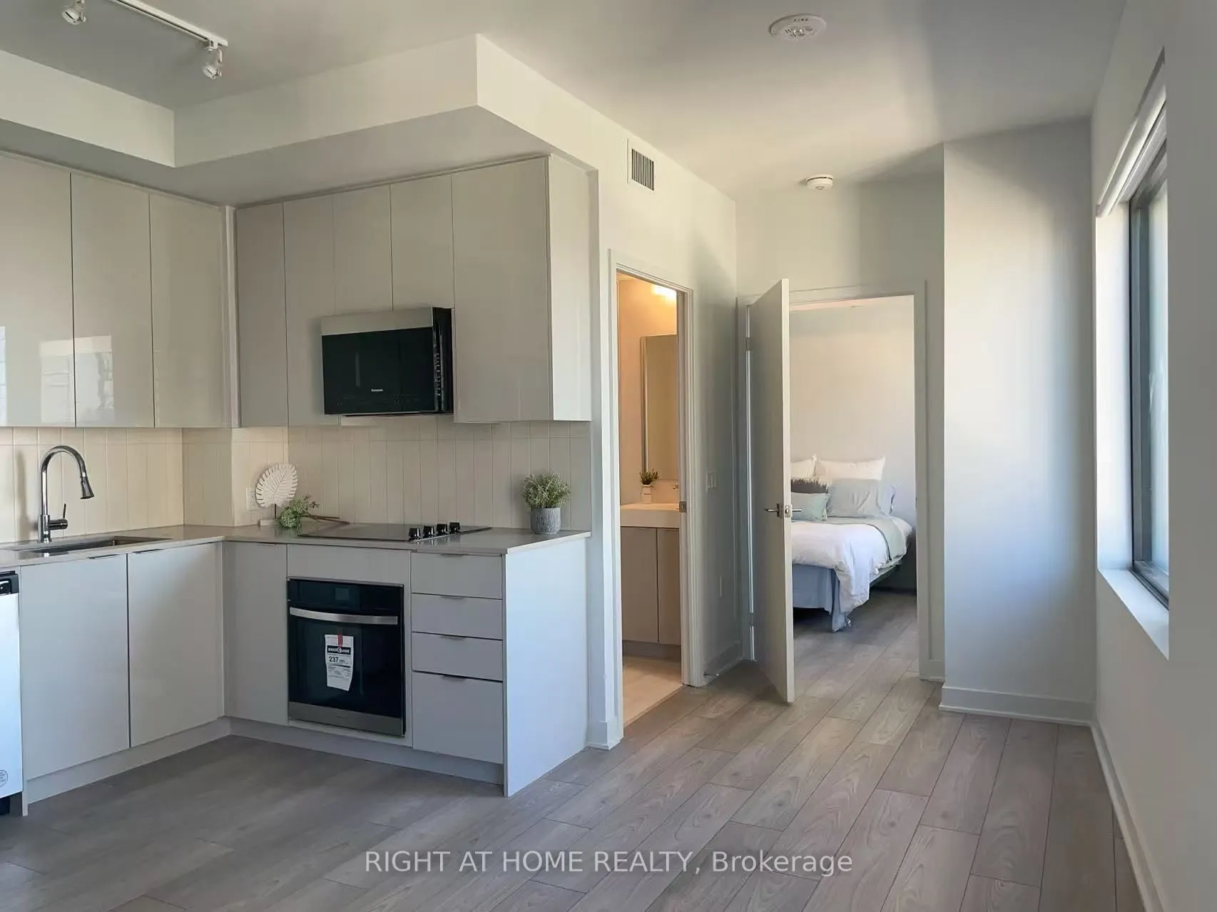 2920 HIGHWAY 7 #1606