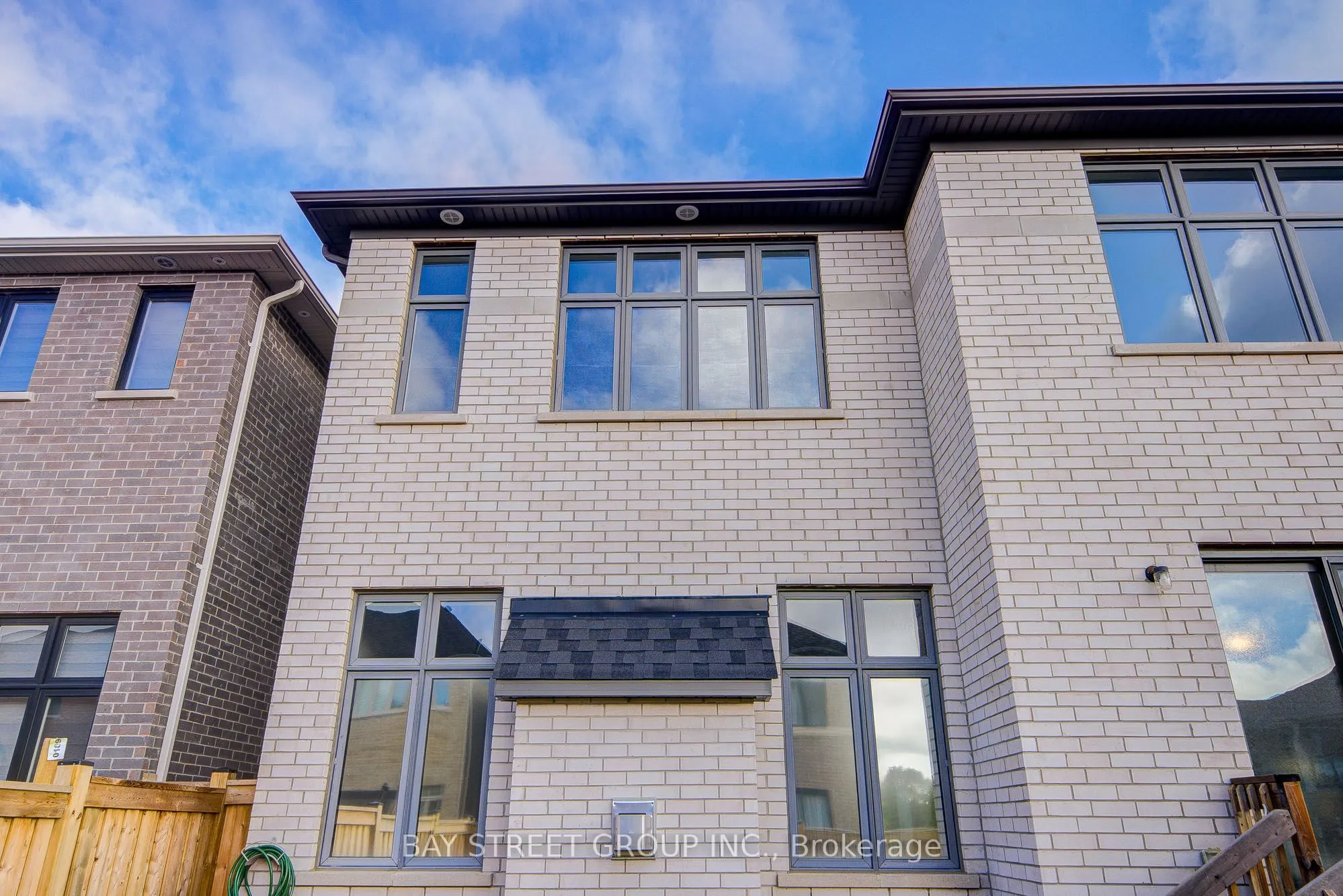 27 Hearthwood Gate