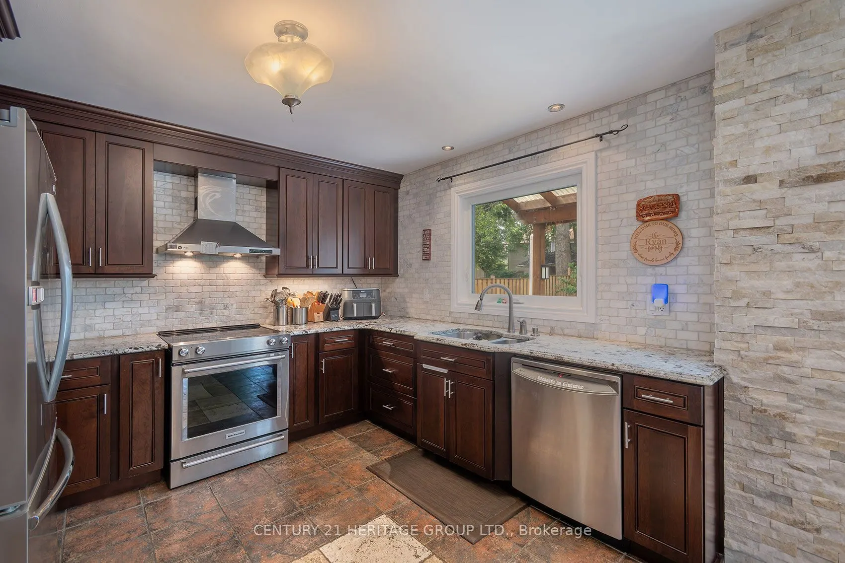 55 Chartwell Crescent