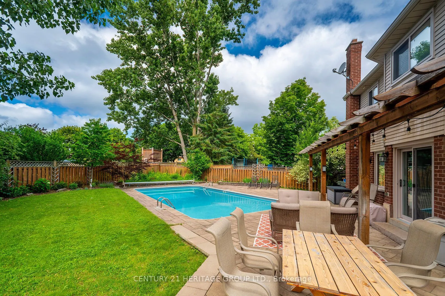55 Chartwell Crescent
