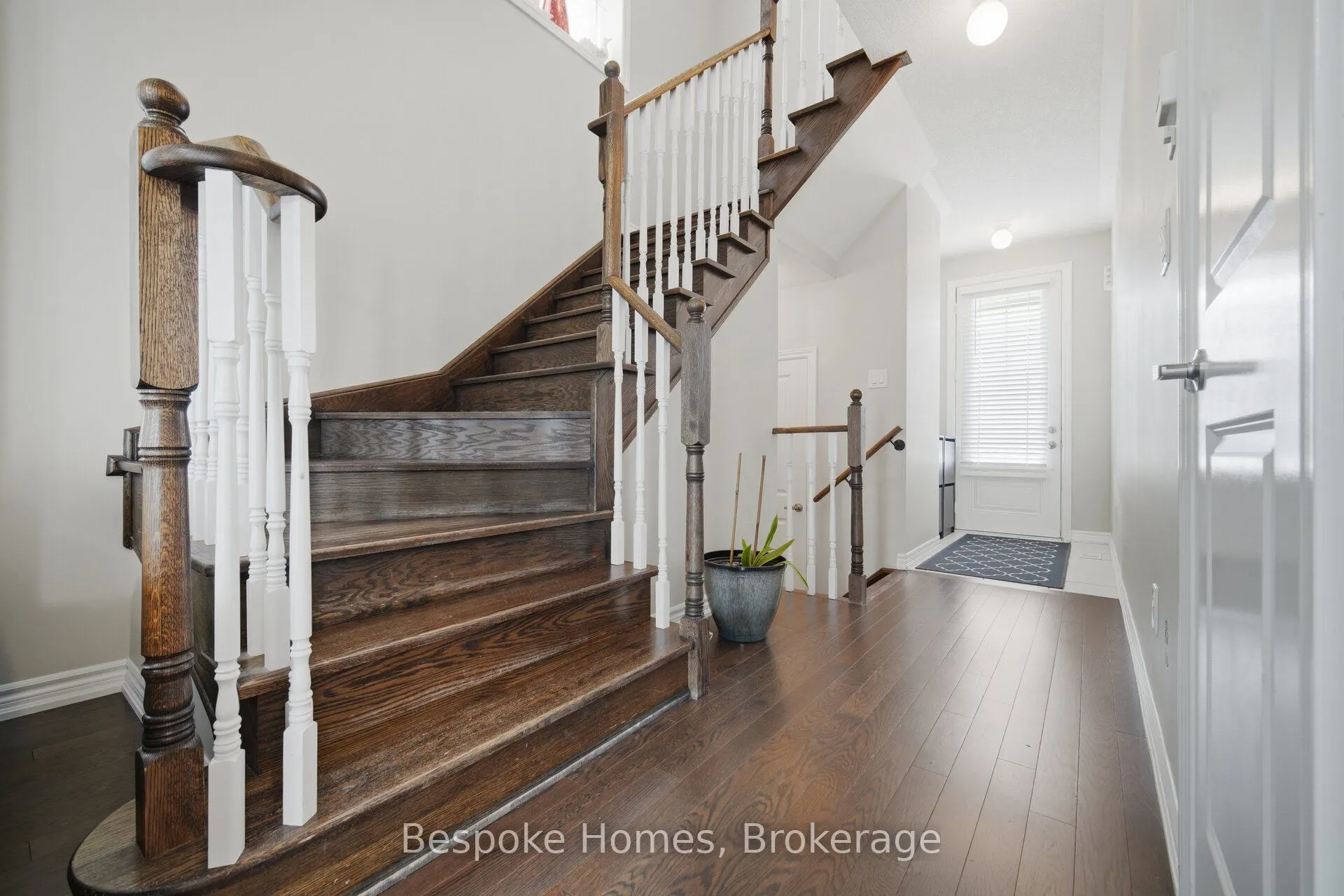 6 Hutton Crescent