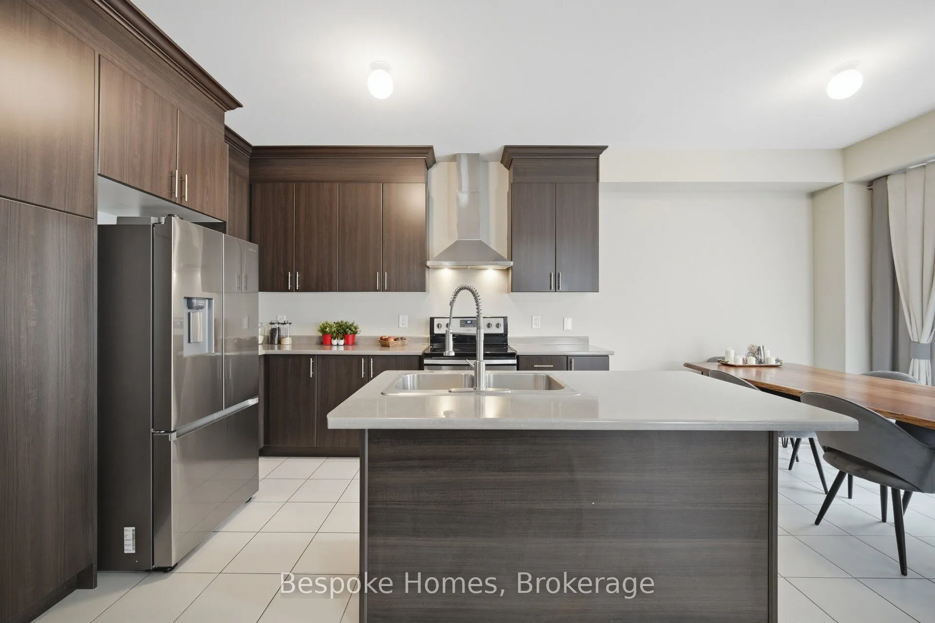 6 Hutton Crescent