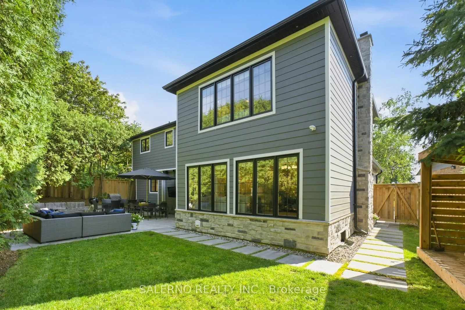 35 Sir Constantine Drive