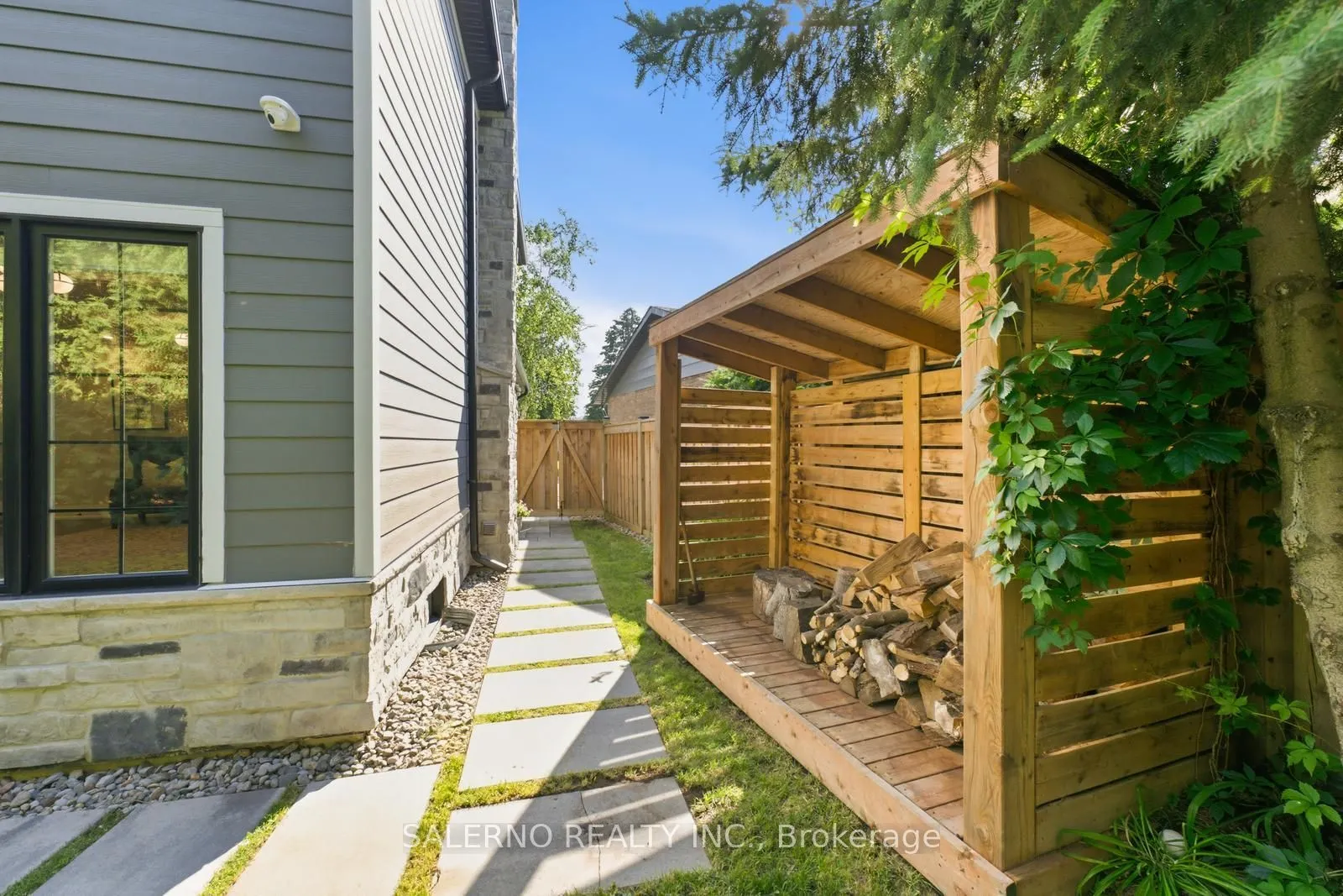 35 Sir Constantine Drive