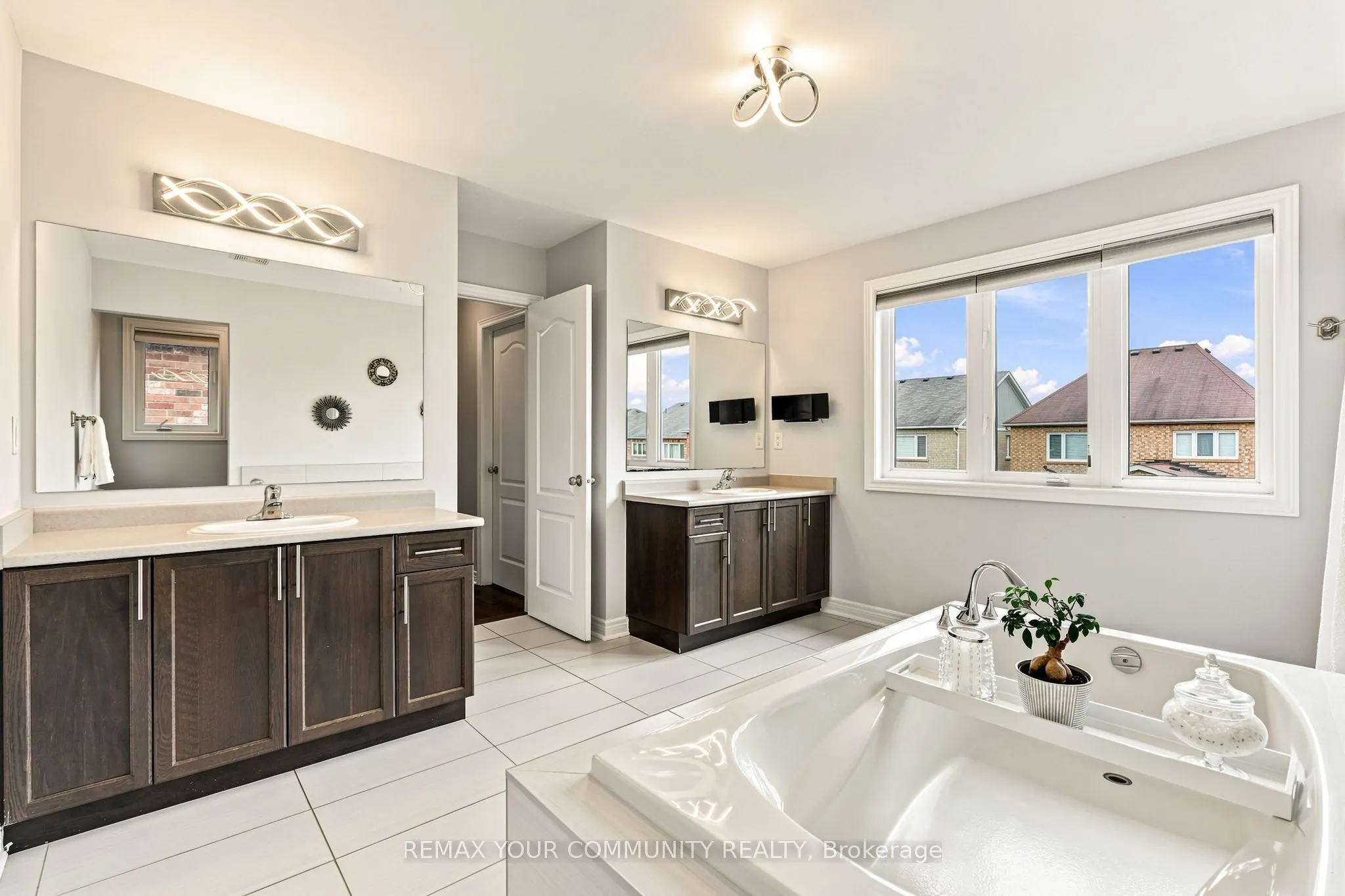 176 Tigertail Crescent