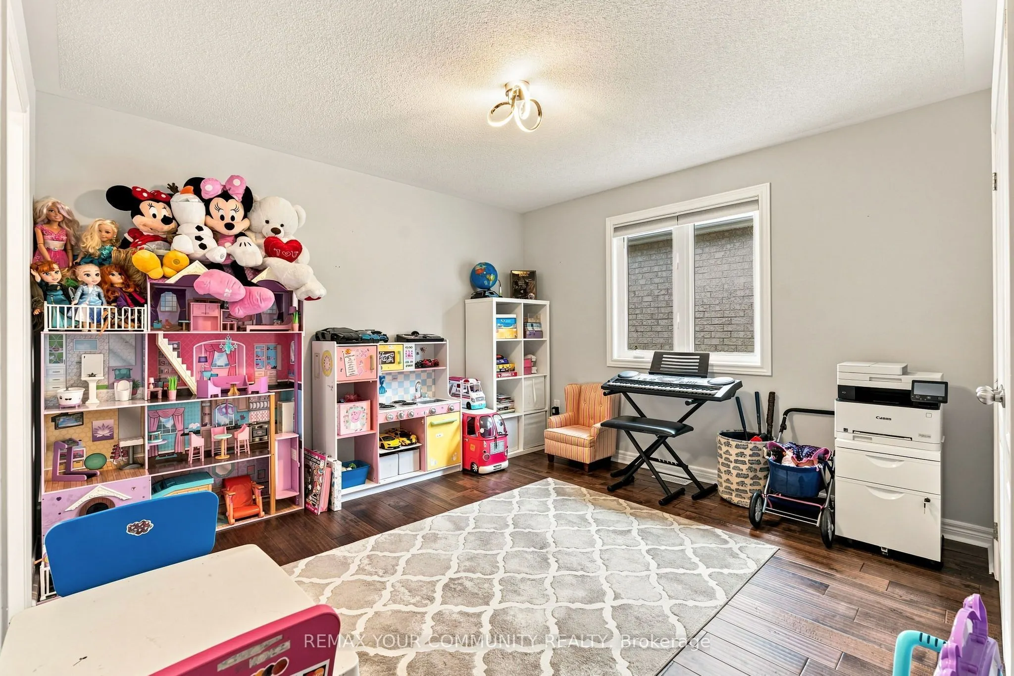 176 Tigertail Crescent