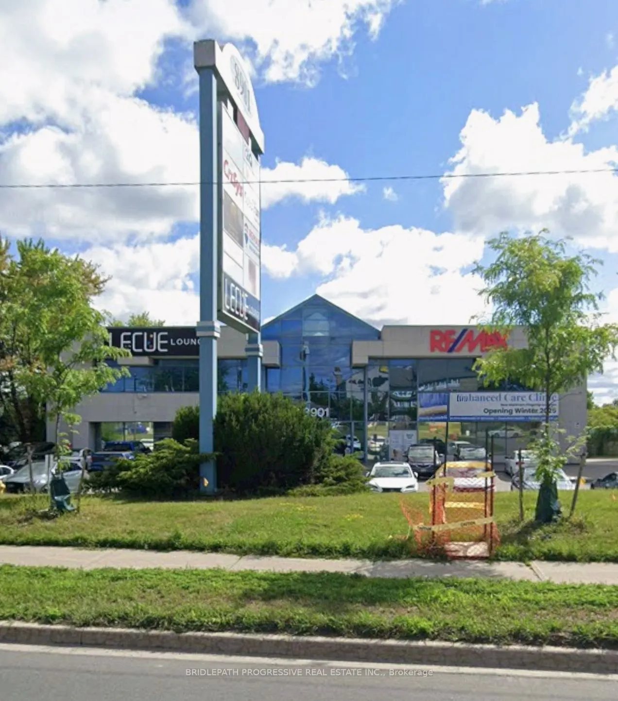 8901 Woodbine Avenue #219