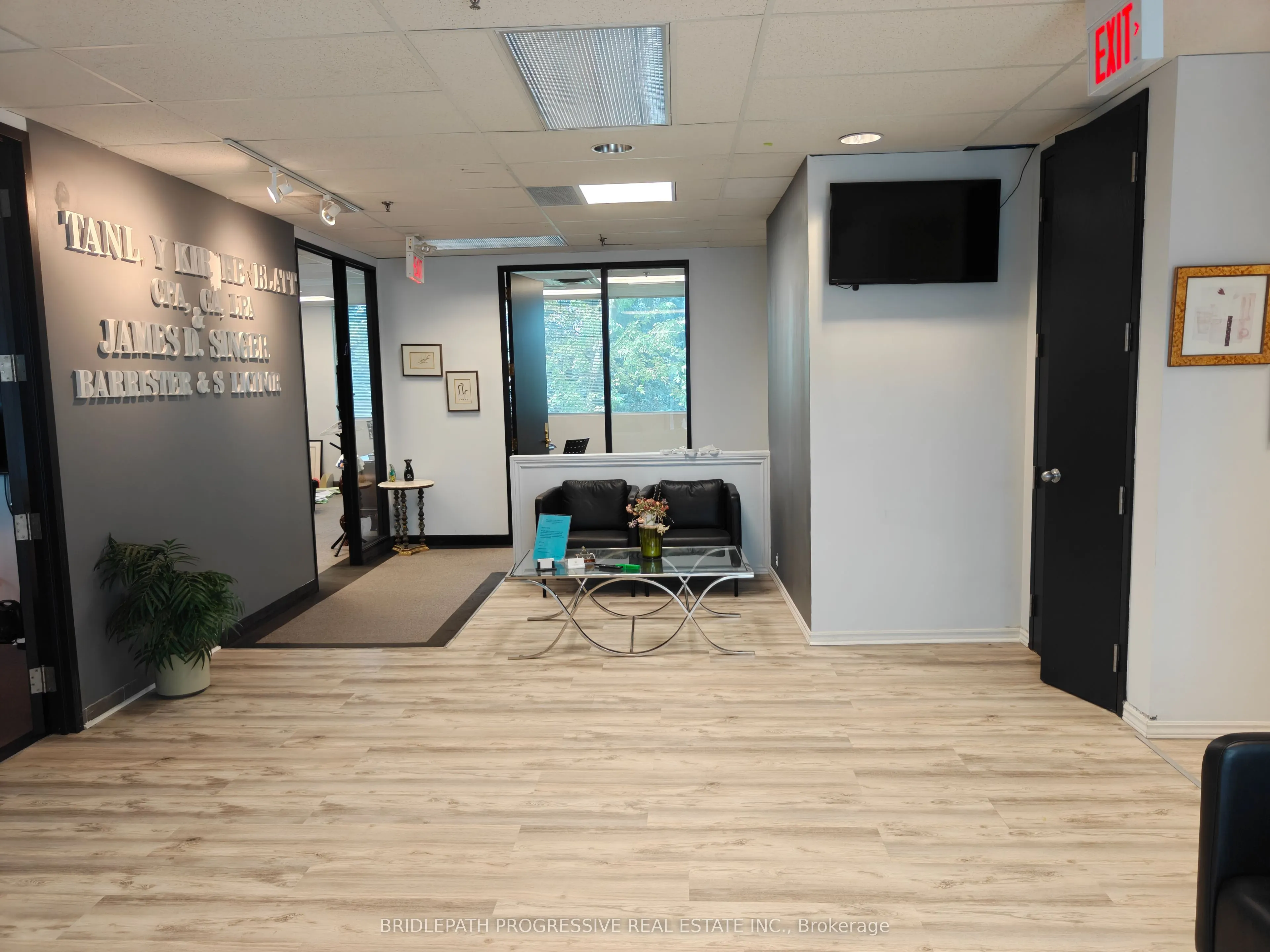 8901 Woodbine Avenue #219