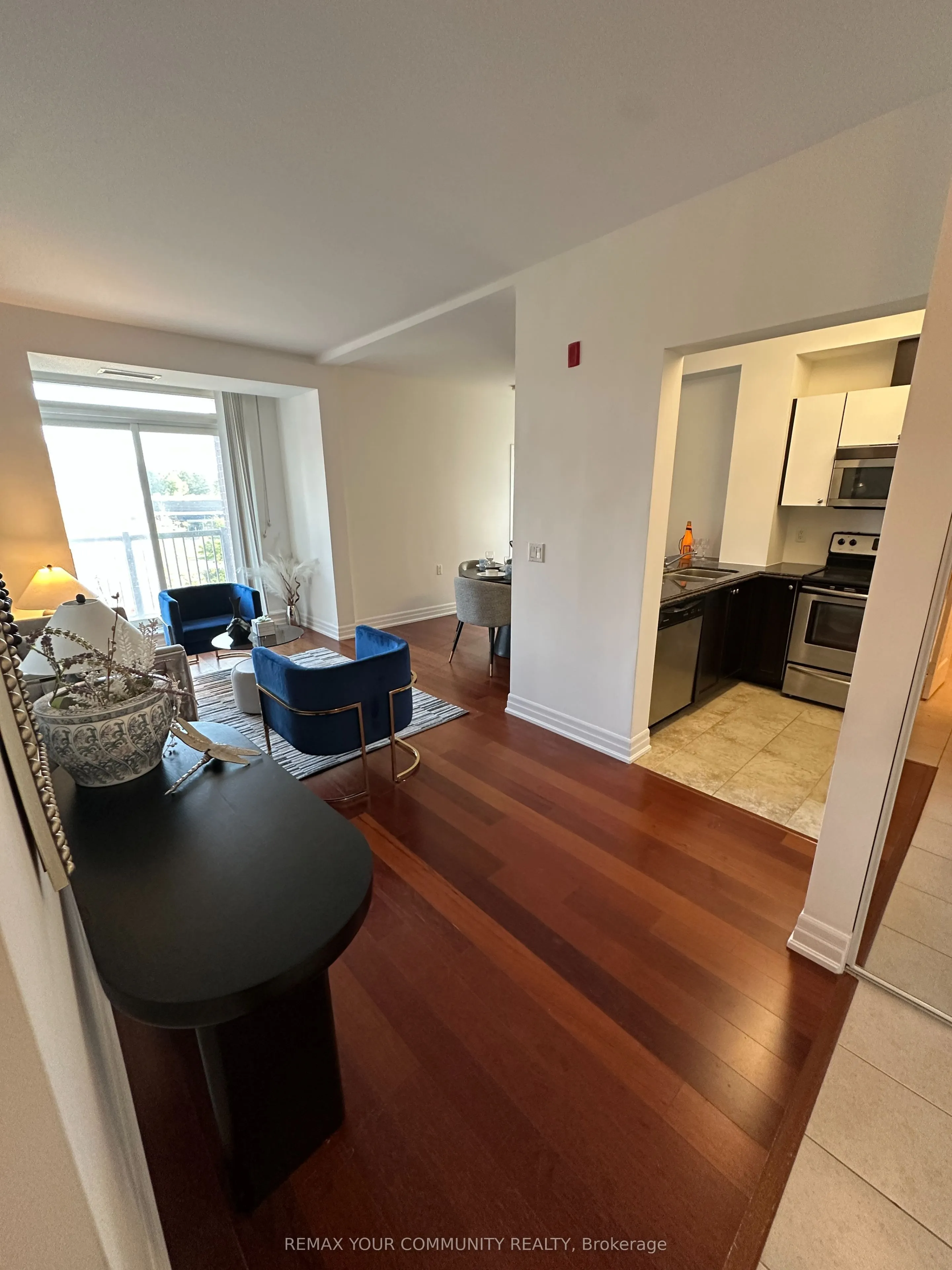 15450 Yonge Street #205