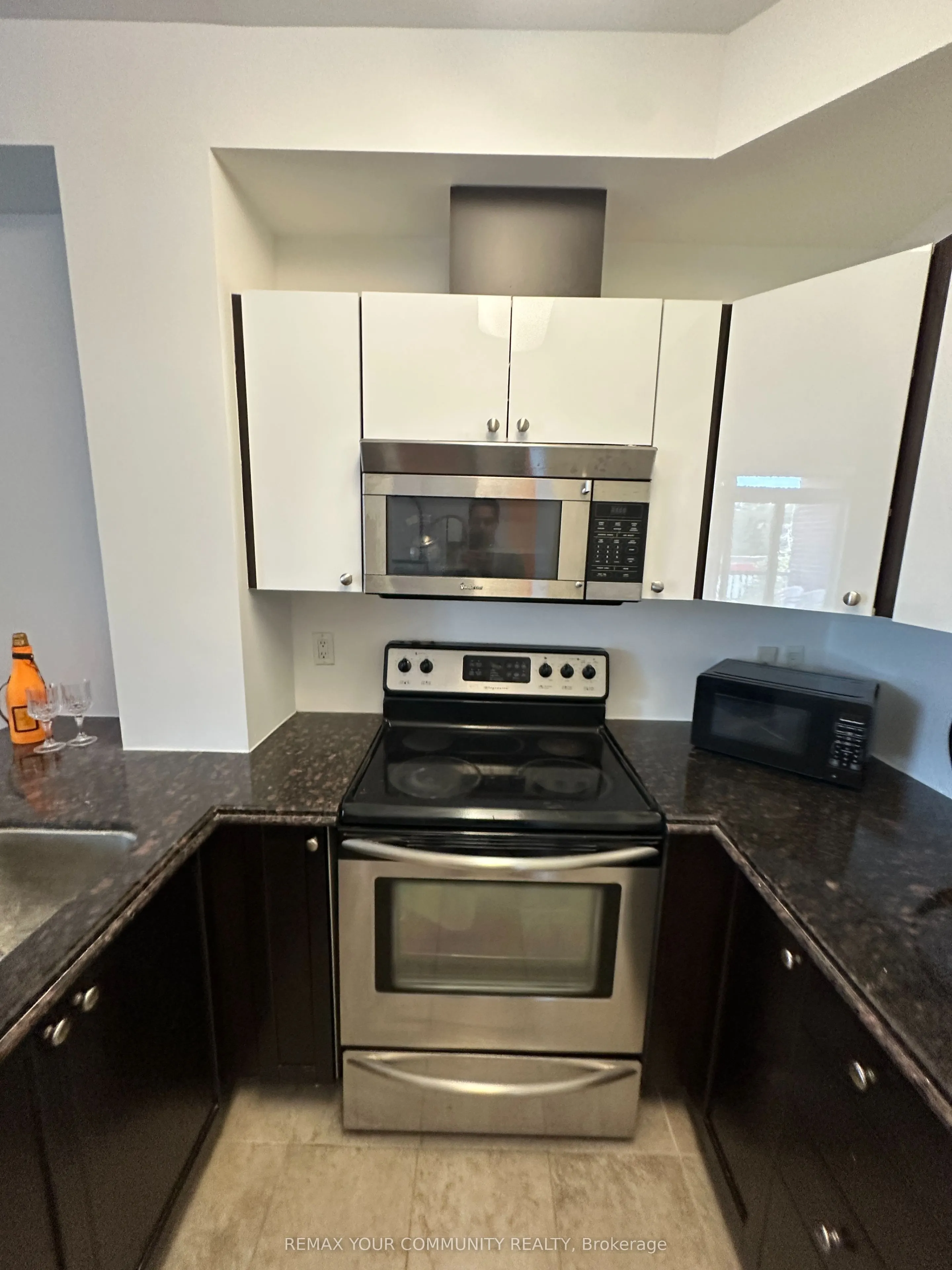 15450 Yonge Street #205