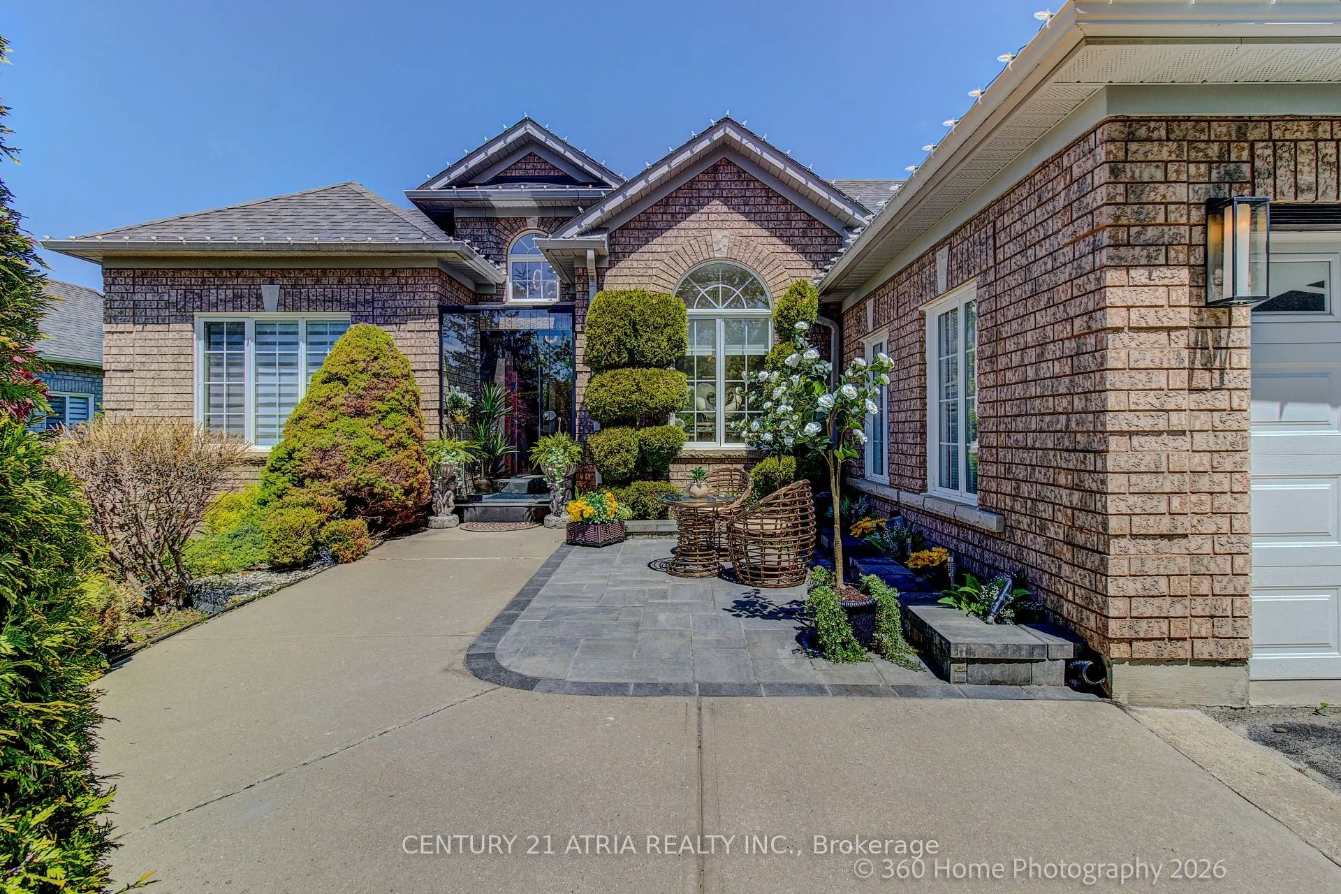 176 Laurentian Boulevard