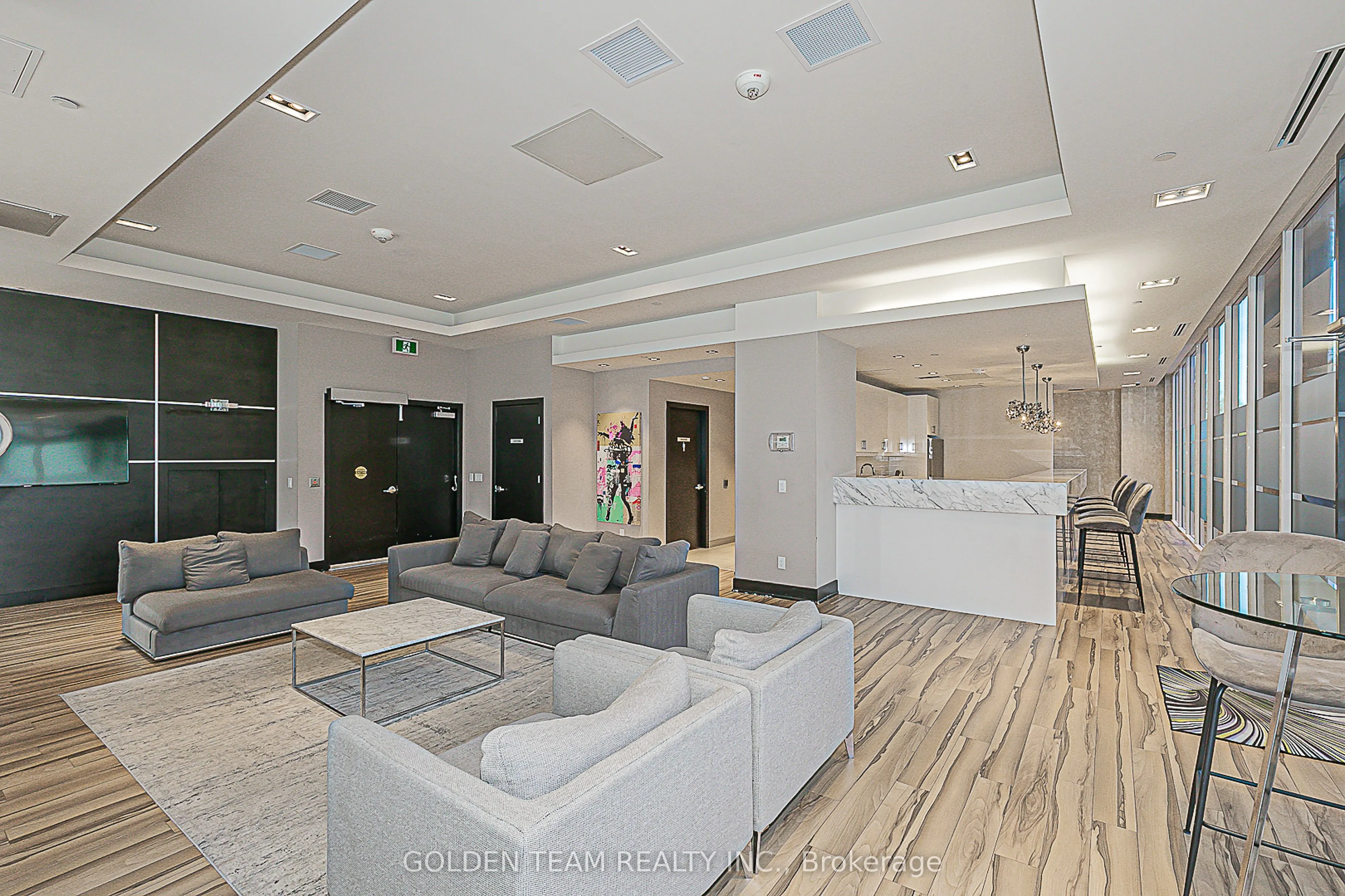 9600 Yonge Street #218B