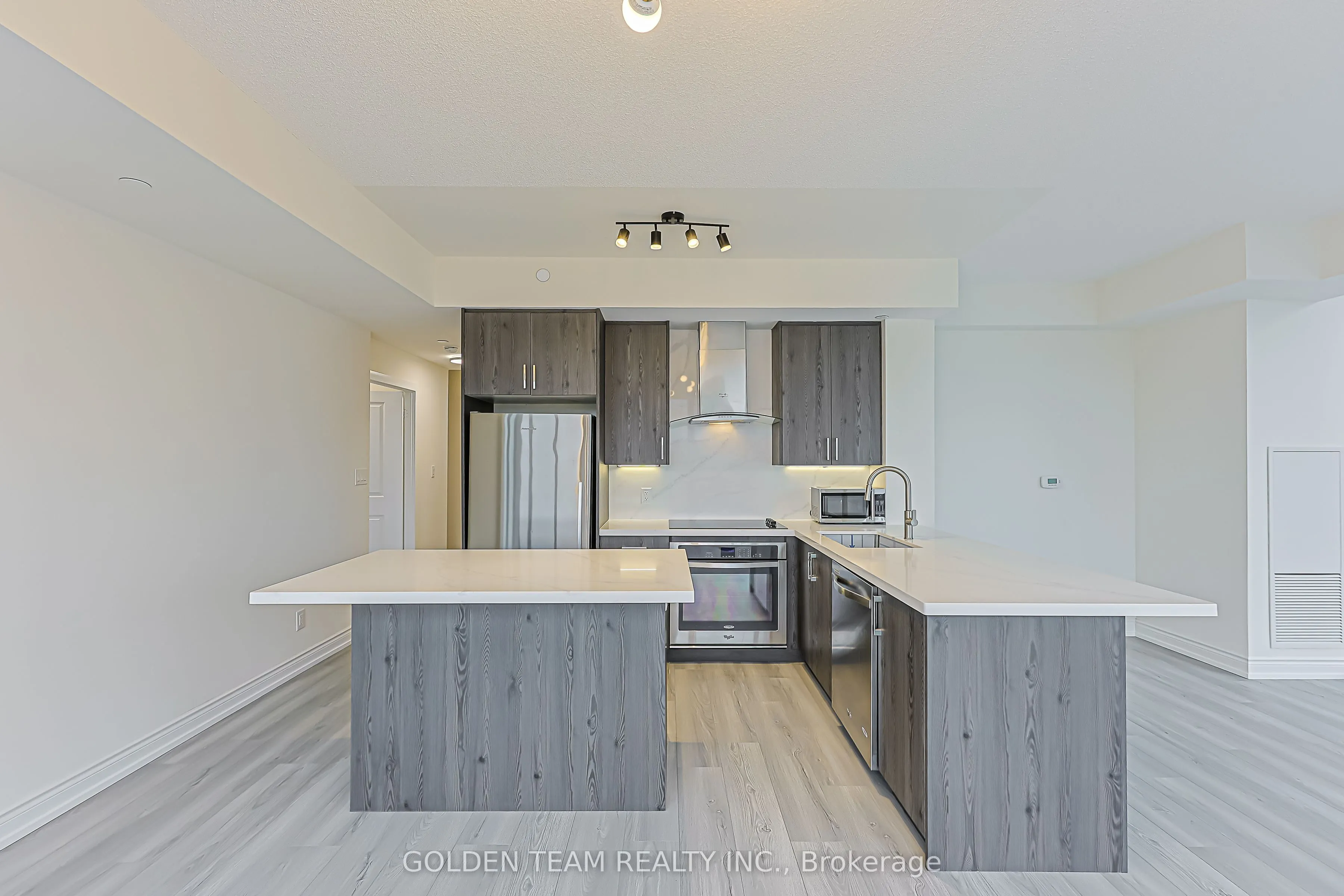 9600 Yonge Street #218B