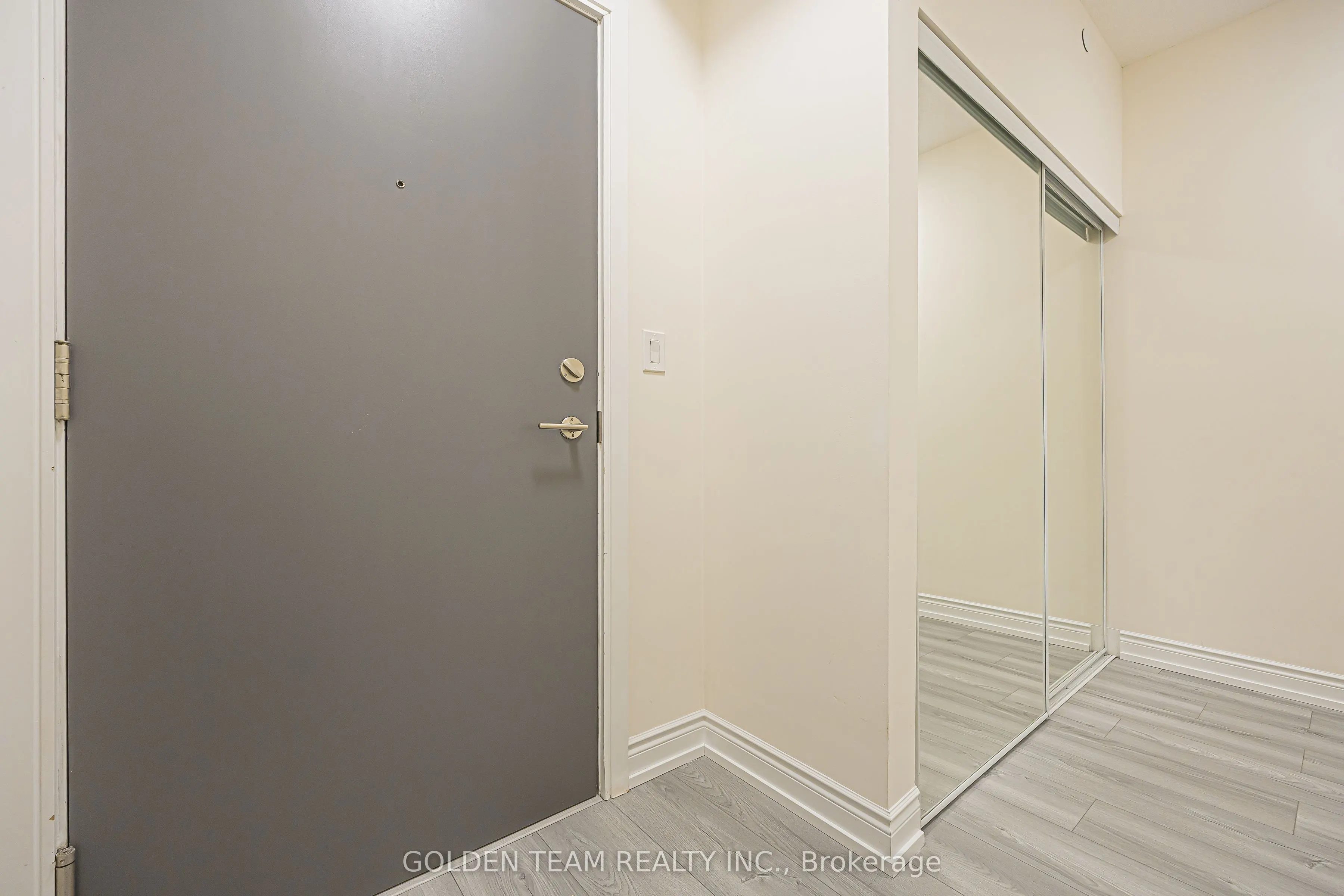 9600 Yonge Street #218B