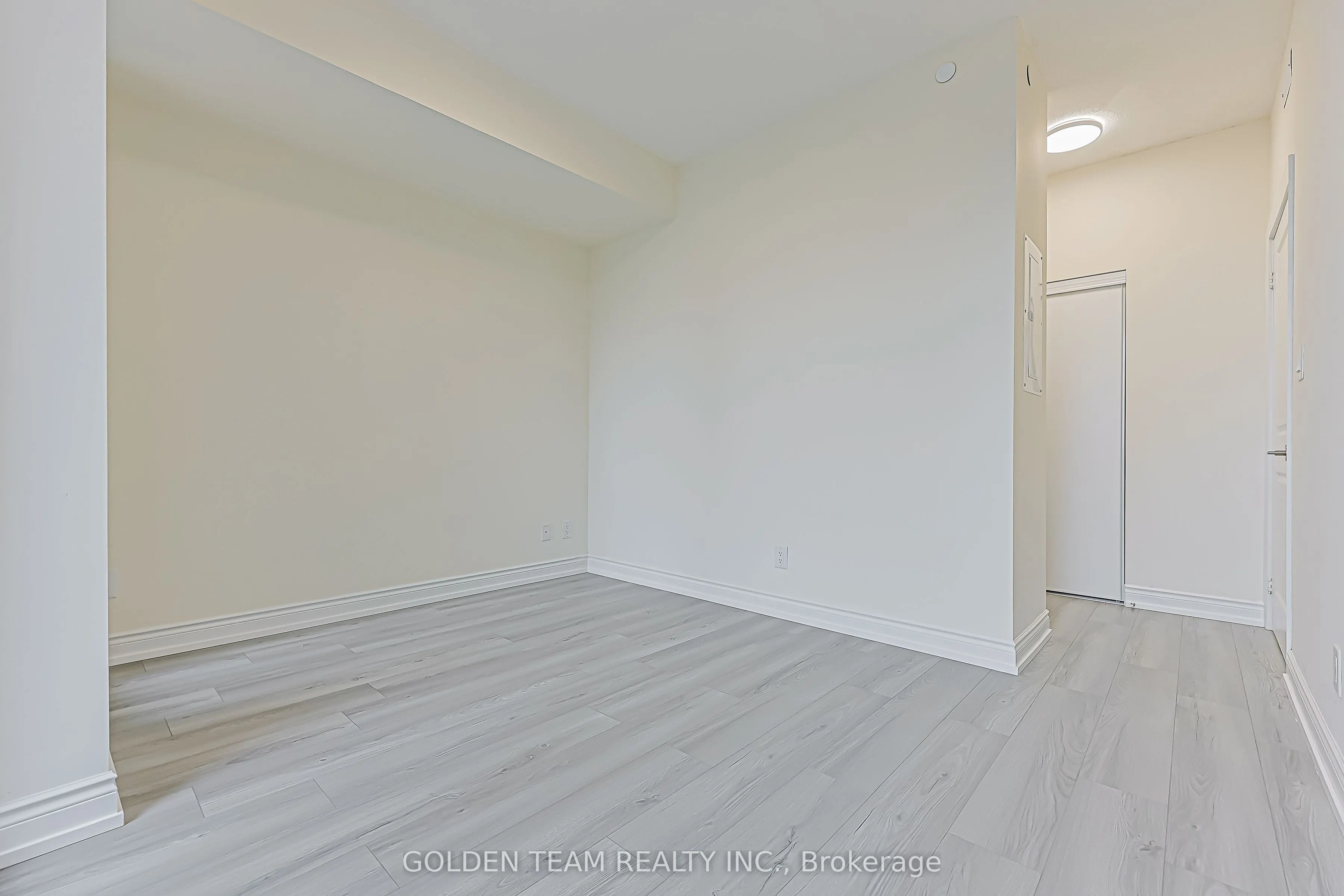 9600 Yonge Street #218B
