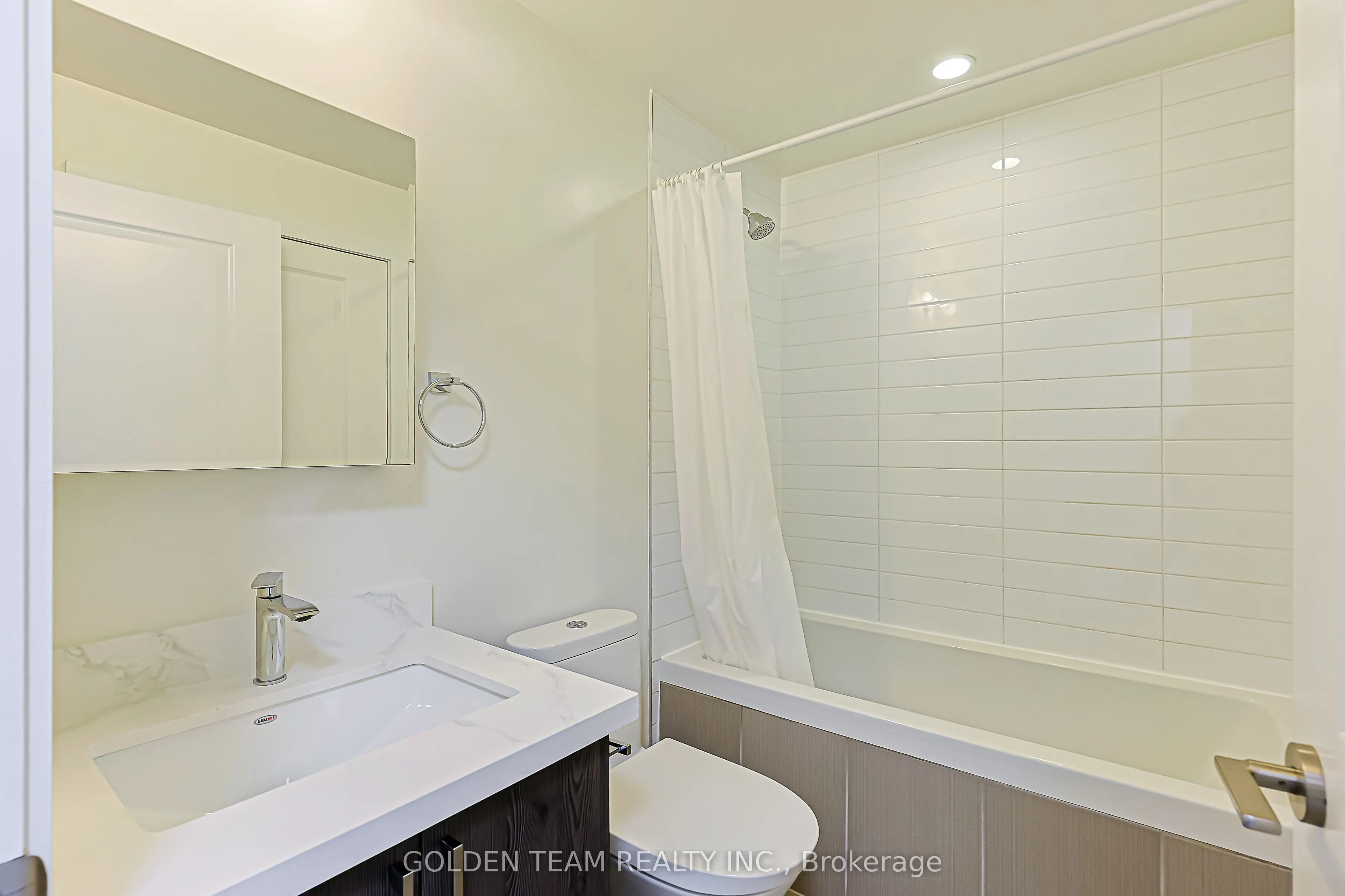 9600 Yonge Street #218B