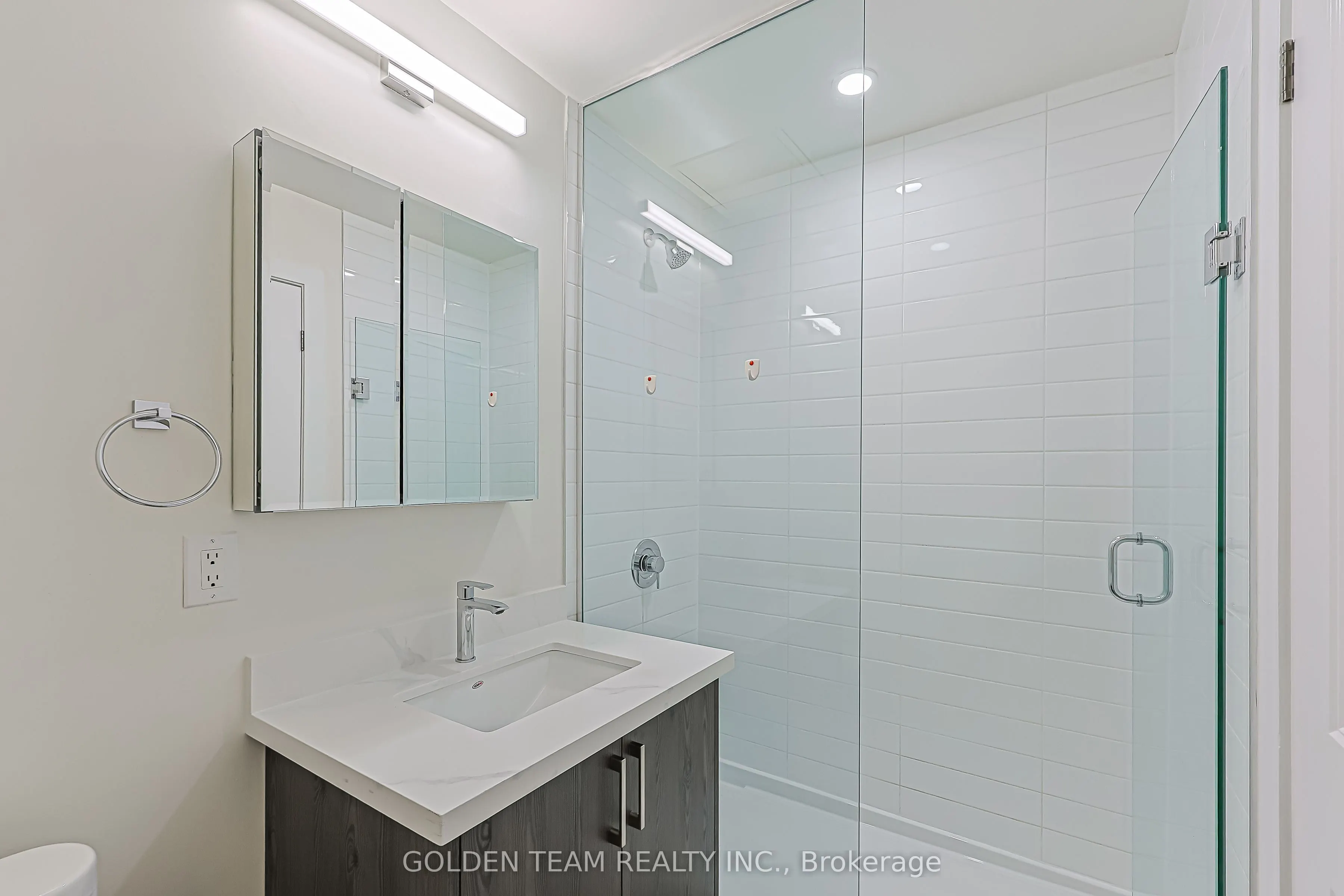 9600 Yonge Street #218B