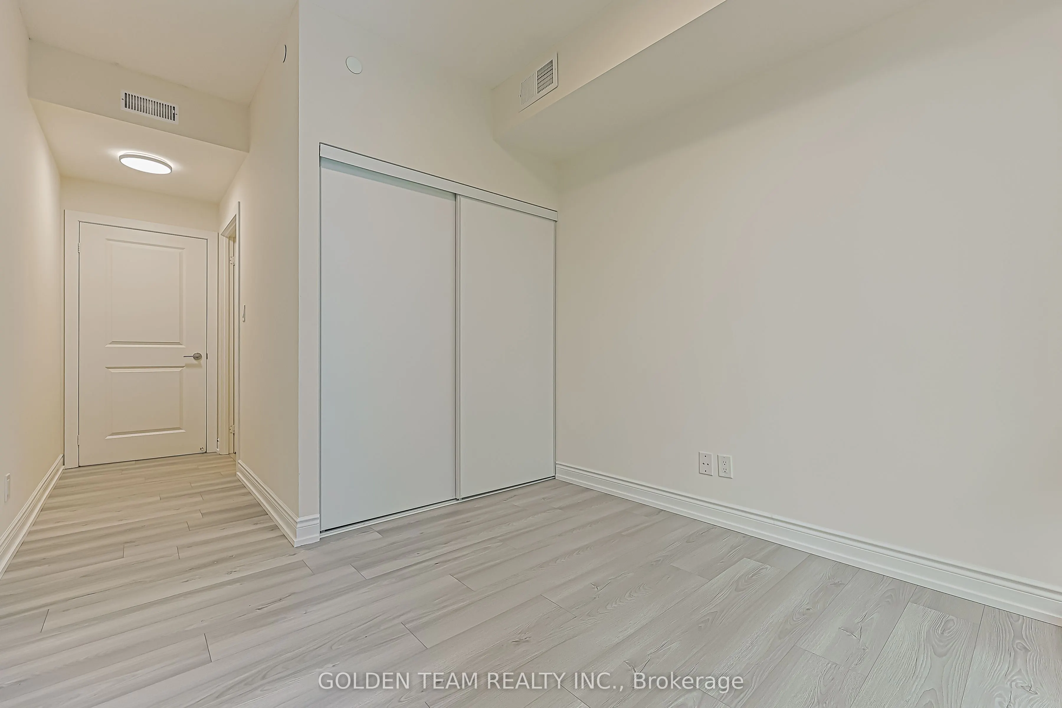 9600 Yonge Street #218B