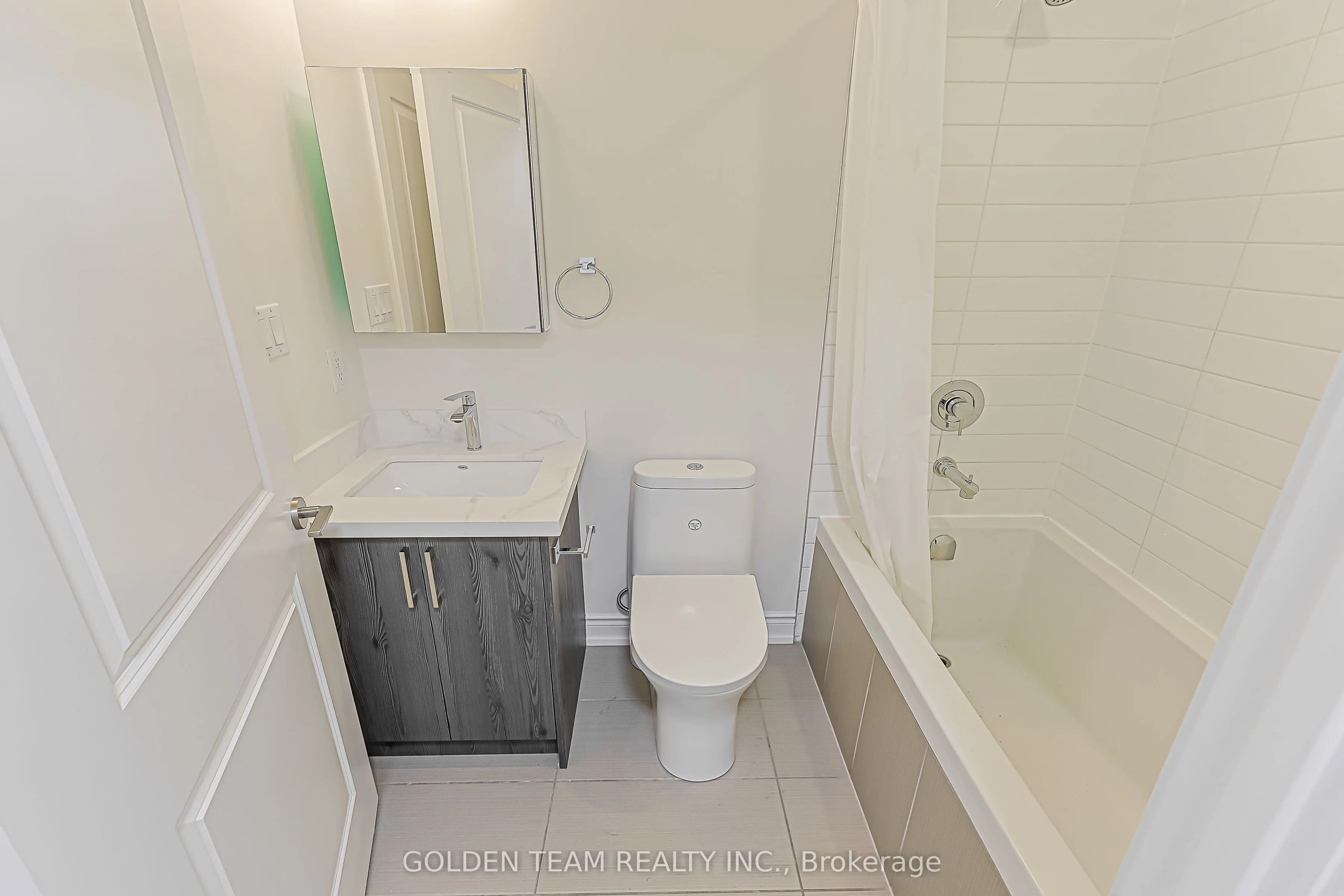 9600 Yonge Street #218B