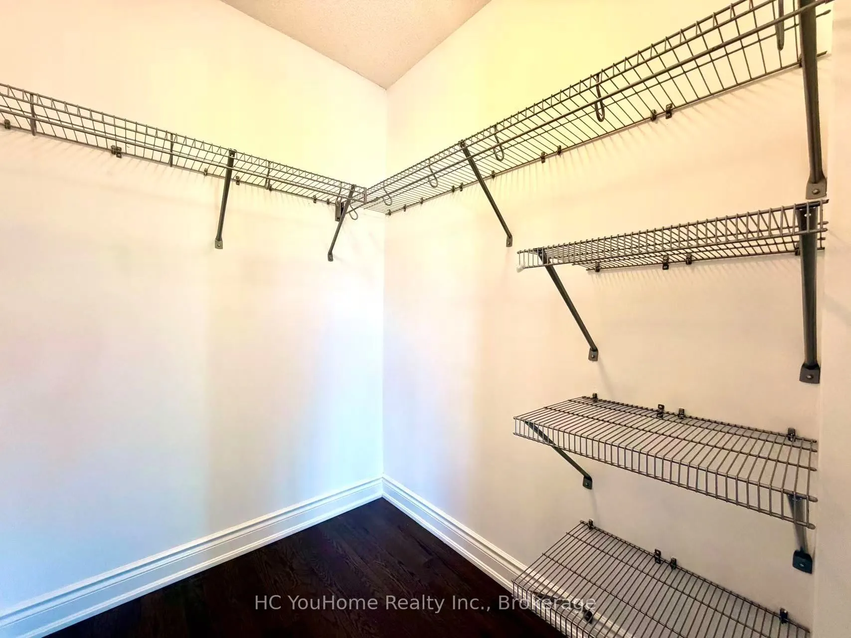 1331 Major Mackenzie Drive W #122
