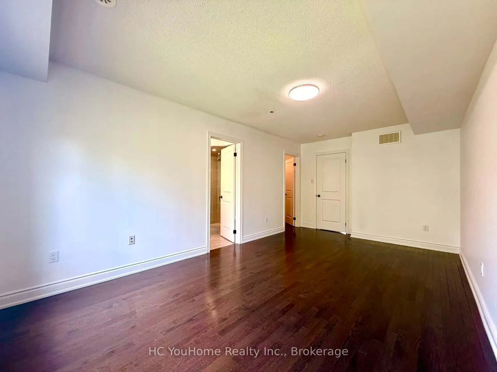 1331 Major Mackenzie Drive W #122