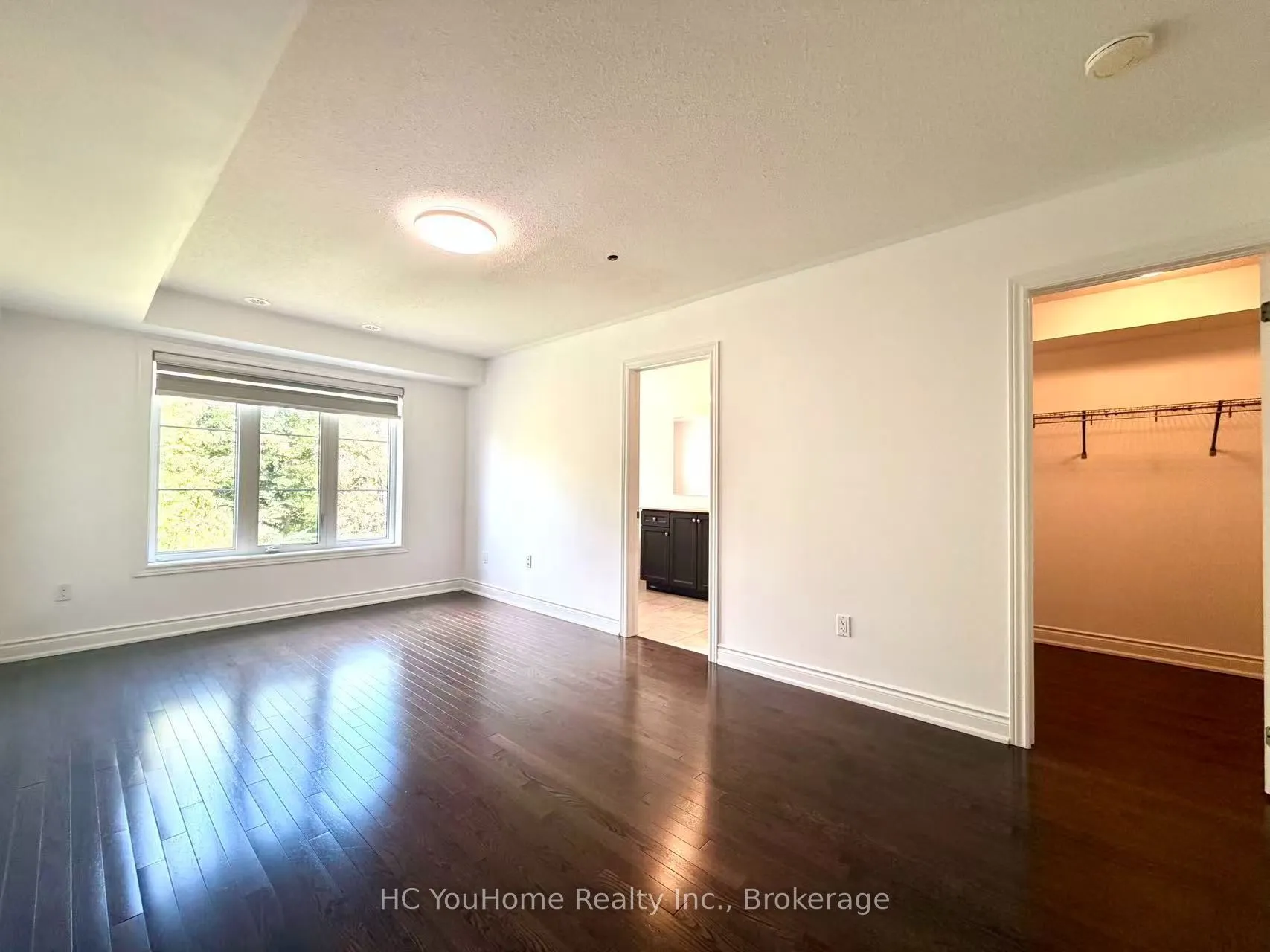 1331 Major Mackenzie Drive W #122