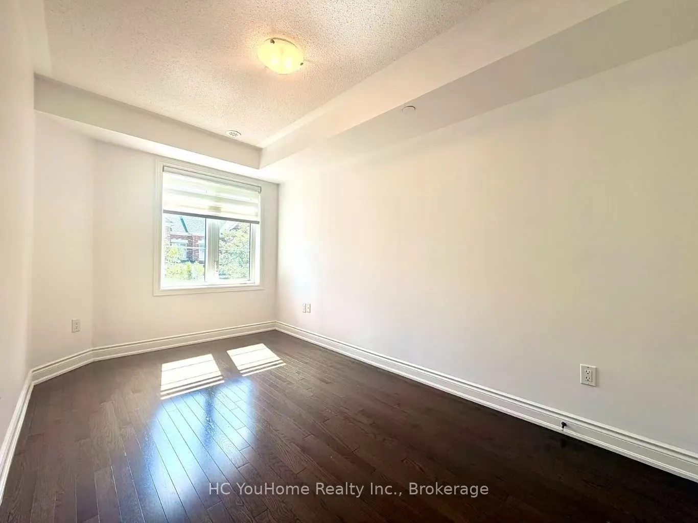 1331 Major Mackenzie Drive W #122