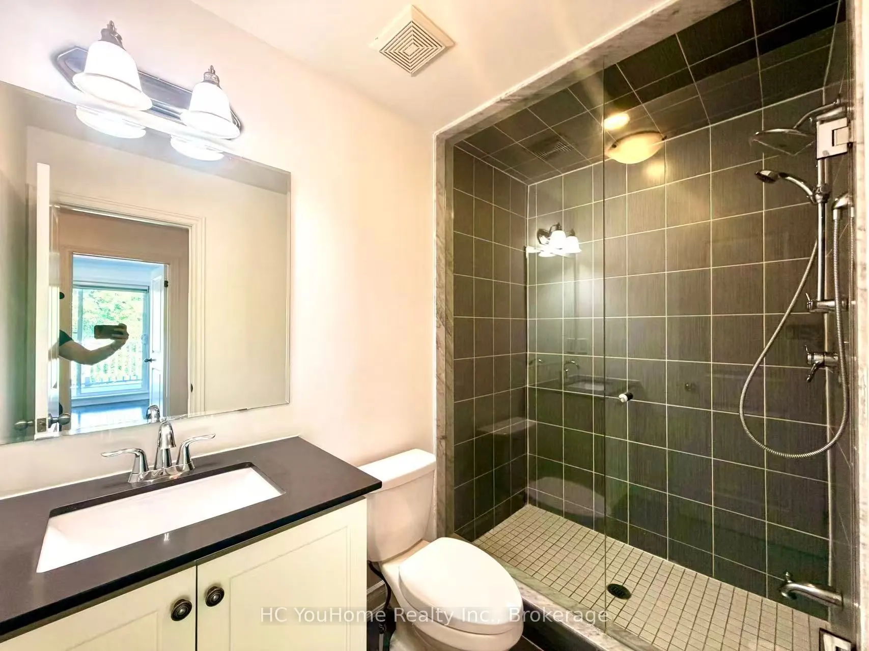 1331 Major Mackenzie Drive W #122