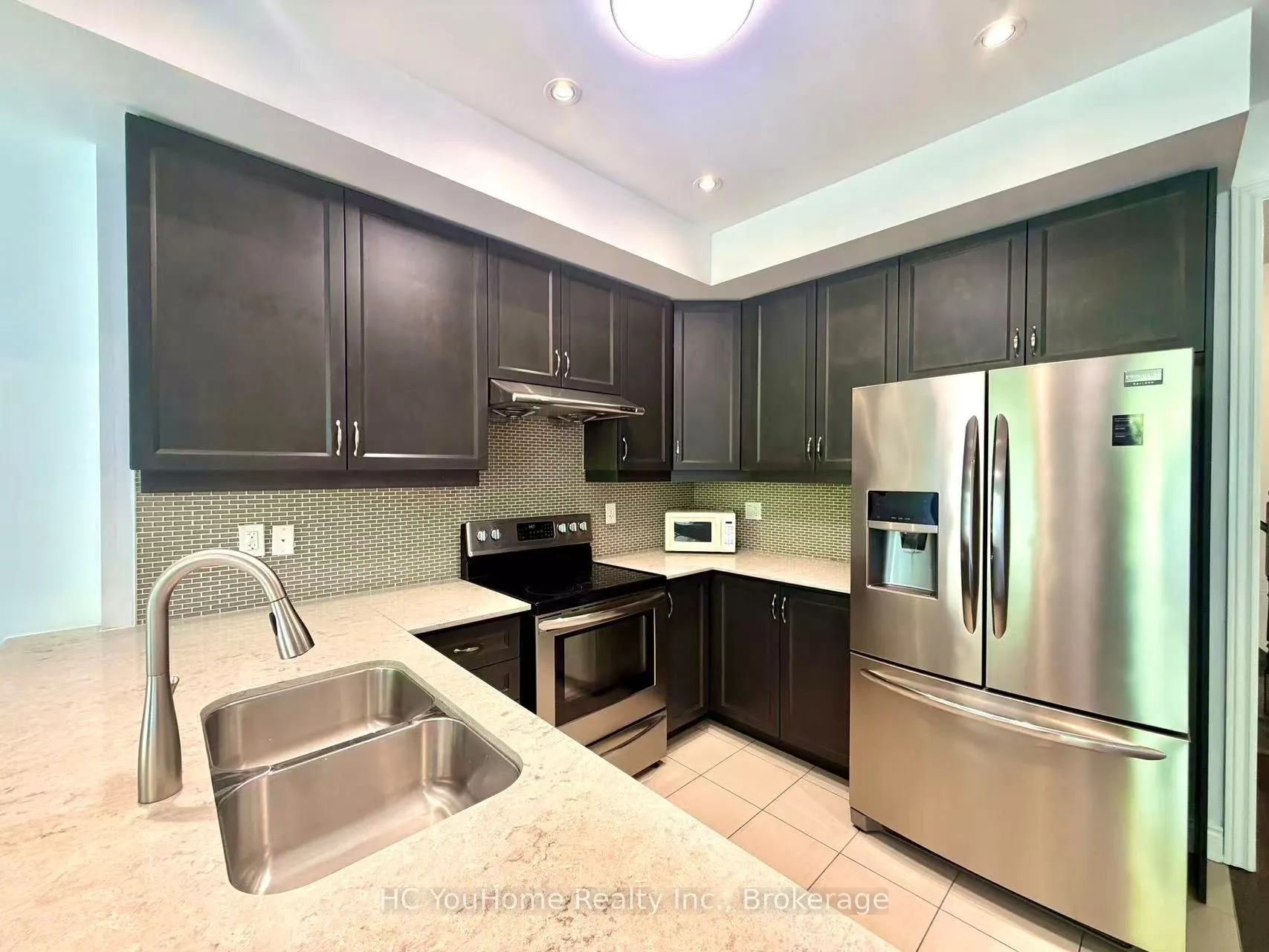 1331 Major Mackenzie Drive W #122