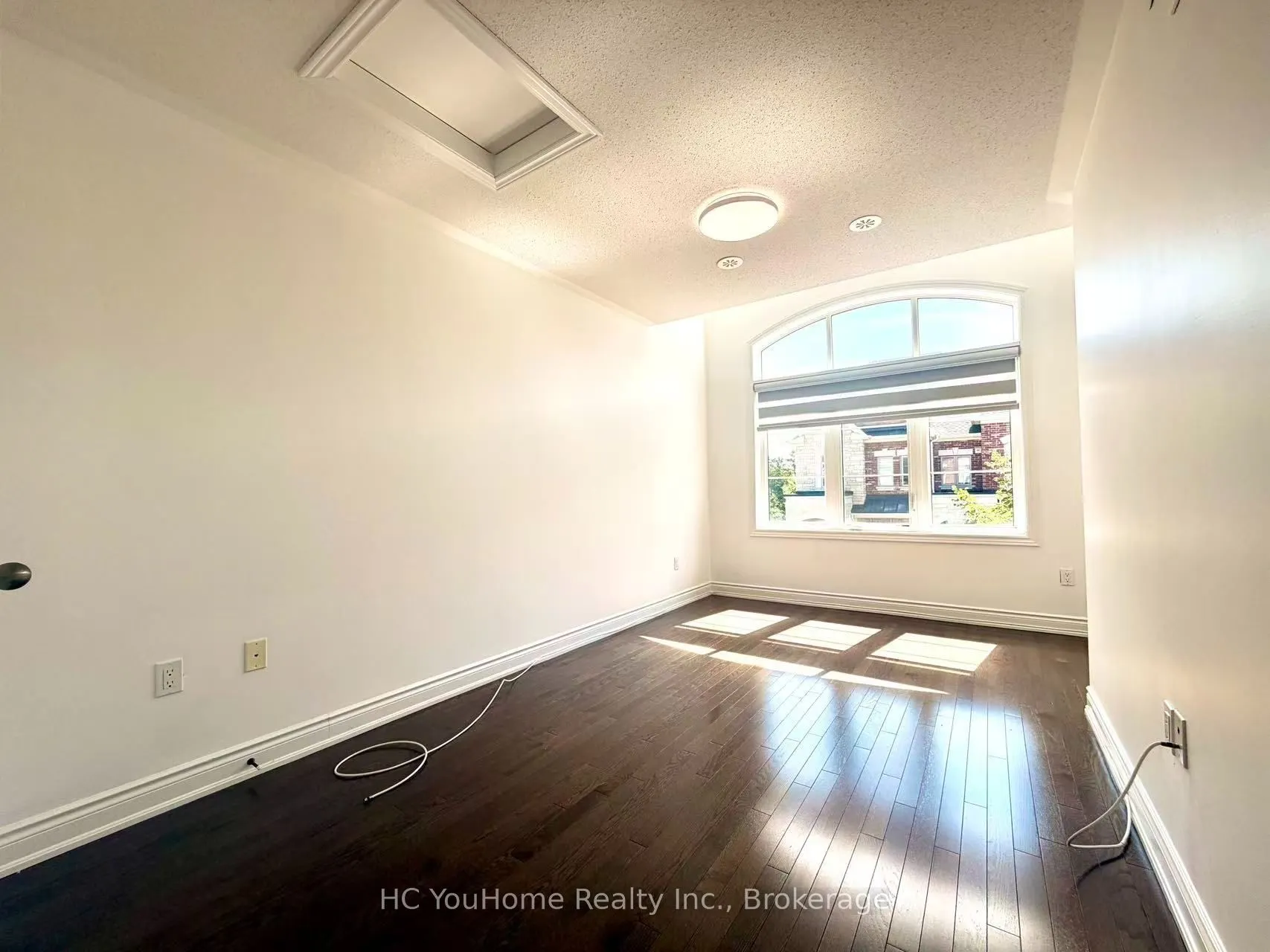 1331 Major Mackenzie Drive W #122