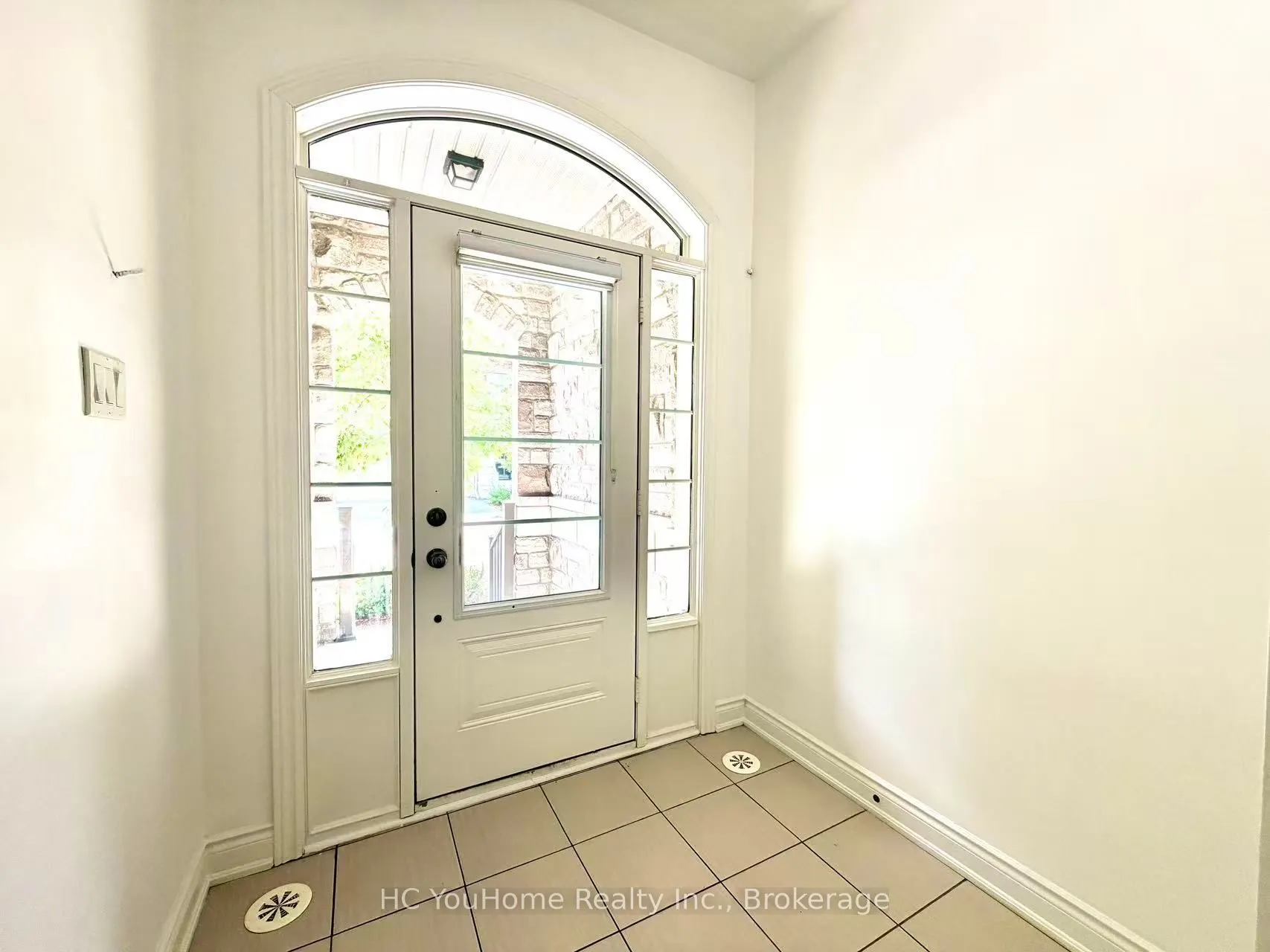 1331 Major Mackenzie Drive W #122