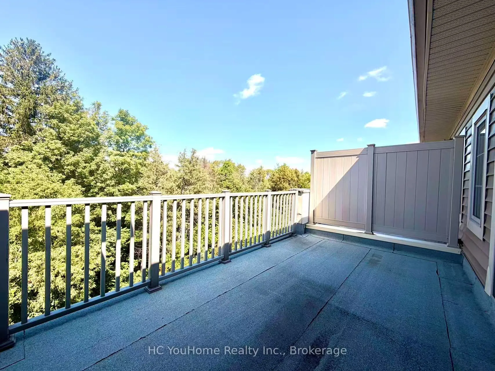 1331 Major Mackenzie Drive W #122