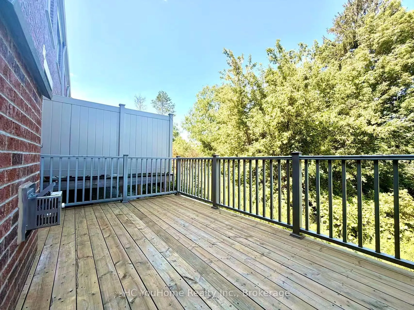 1331 Major Mackenzie Drive W #122