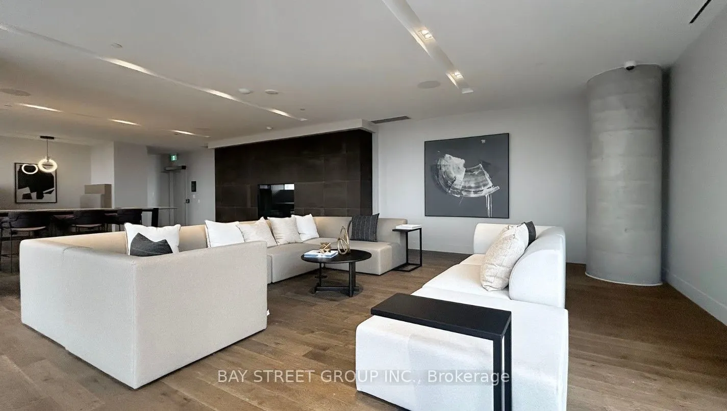 1000 Portage Parkway #3109