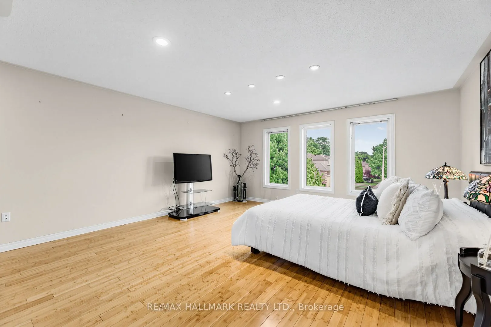 106 Larratt Lane