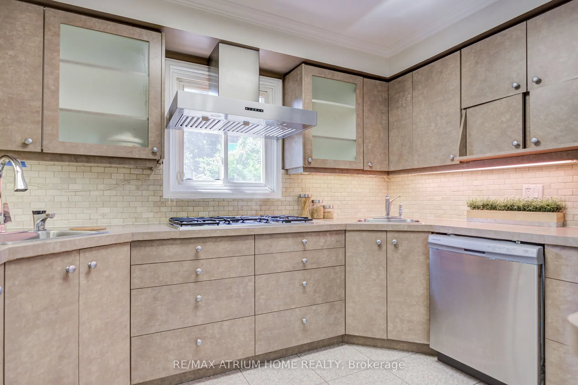 77 Rosedale Heights Drive