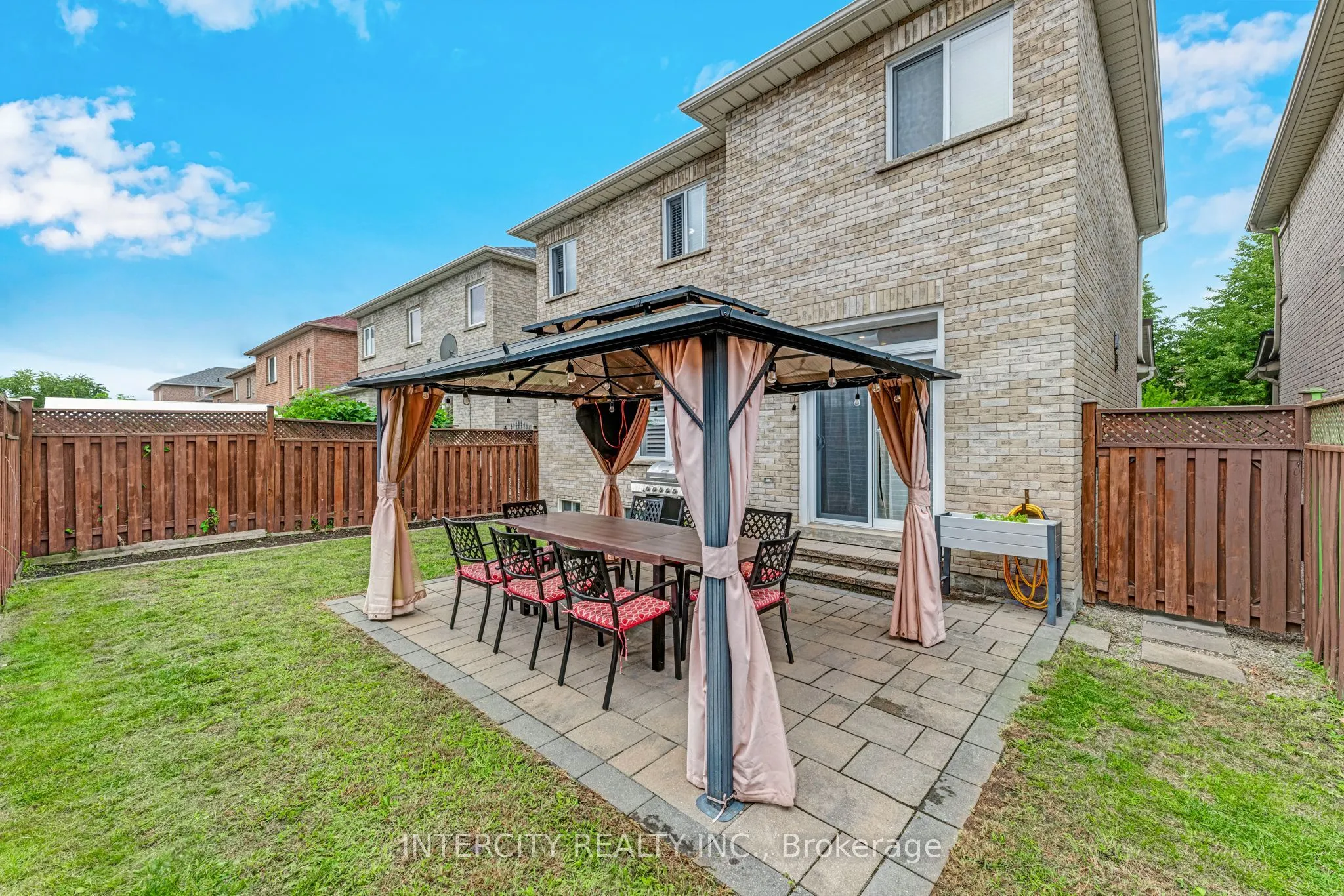 37 Redfinch Crescent