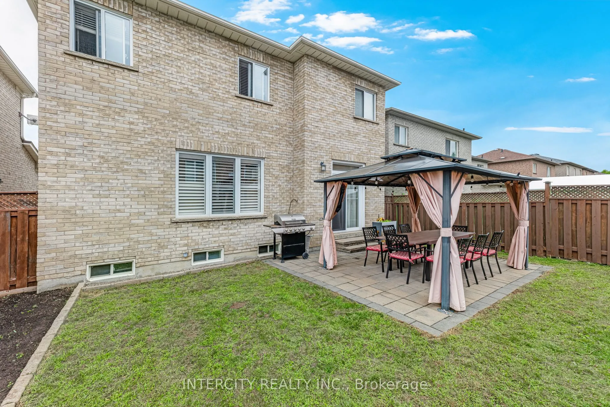 37 Redfinch Crescent
