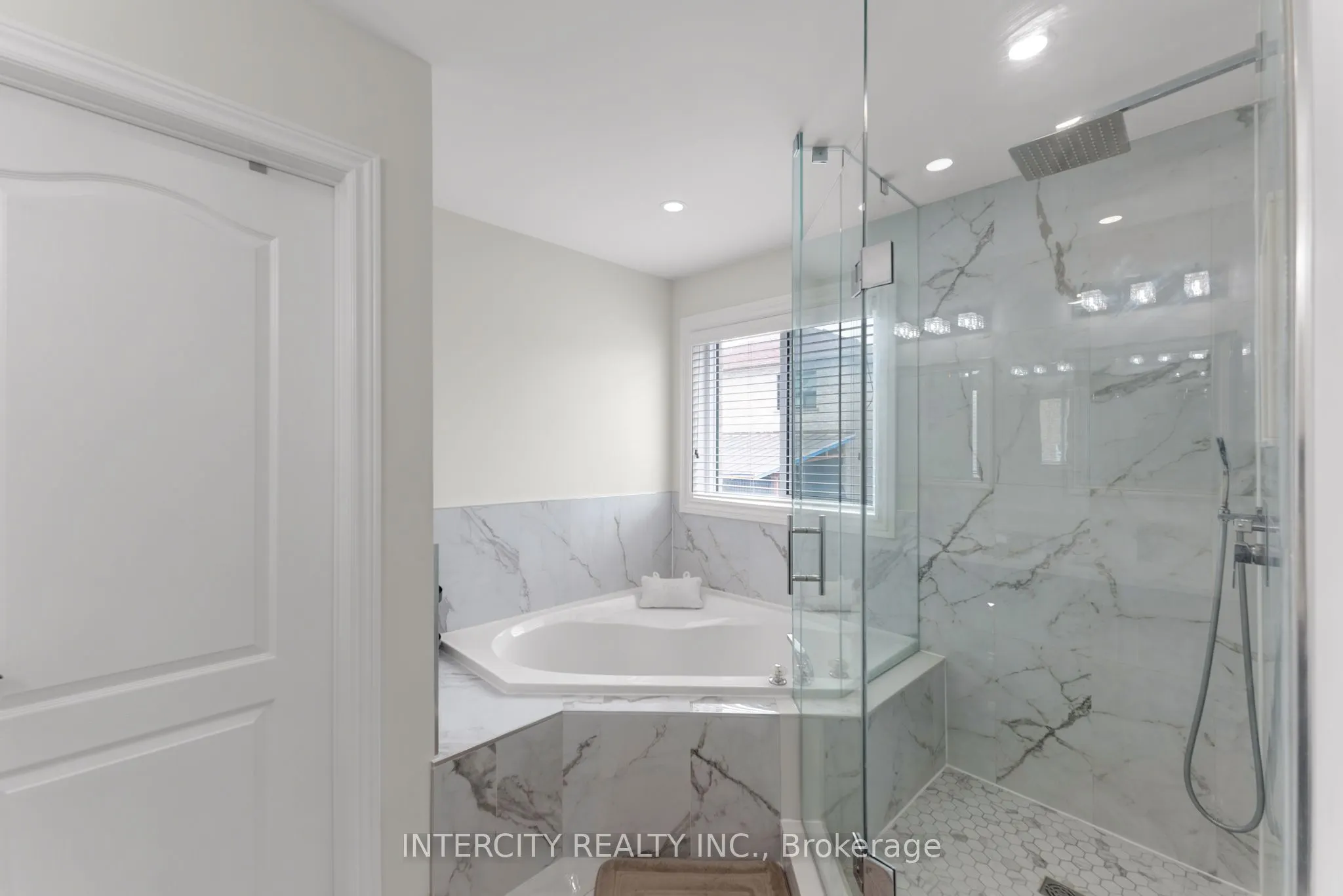 37 Redfinch Crescent
