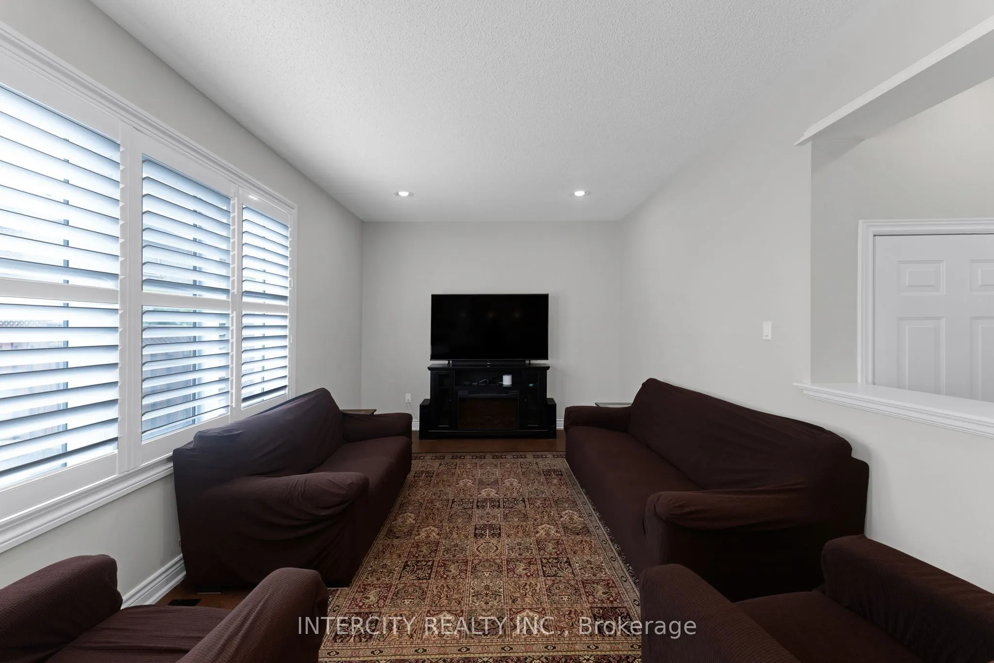 37 Redfinch Crescent
