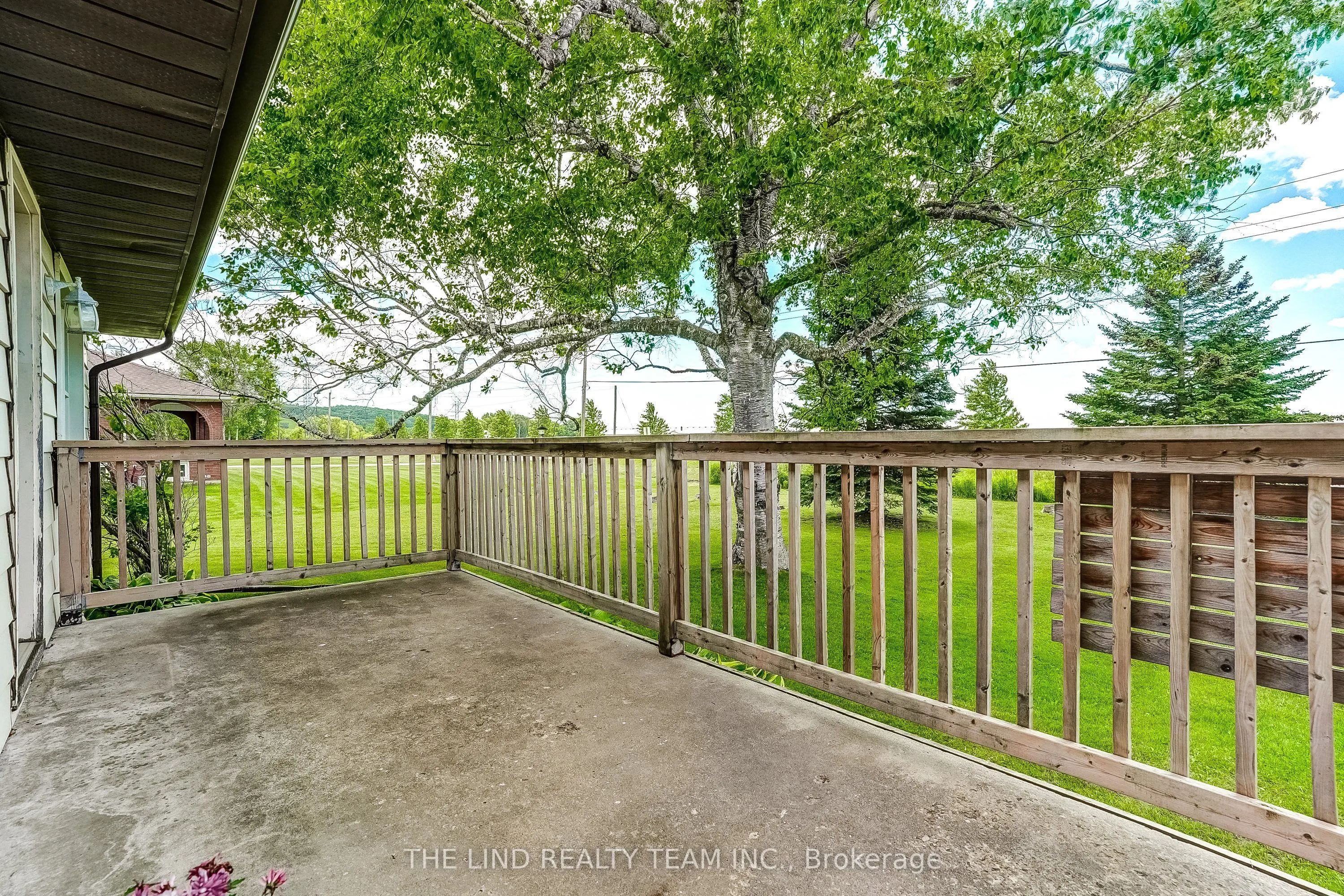 19505 Bathurst Street