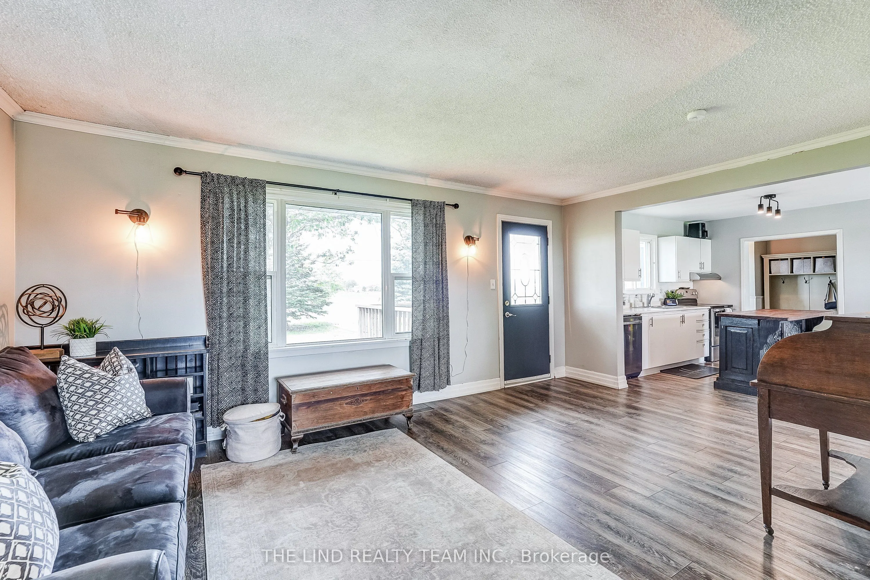 19505 Bathurst Street