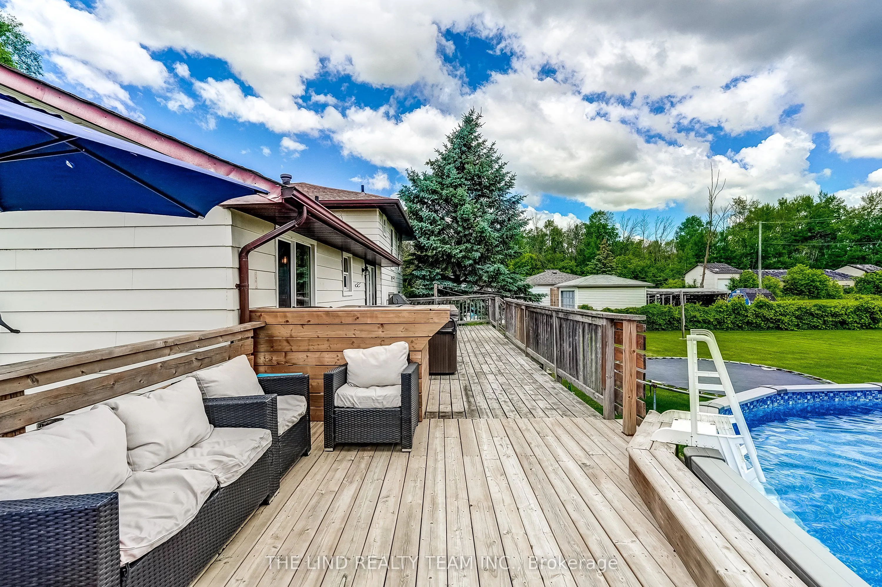 19505 Bathurst Street