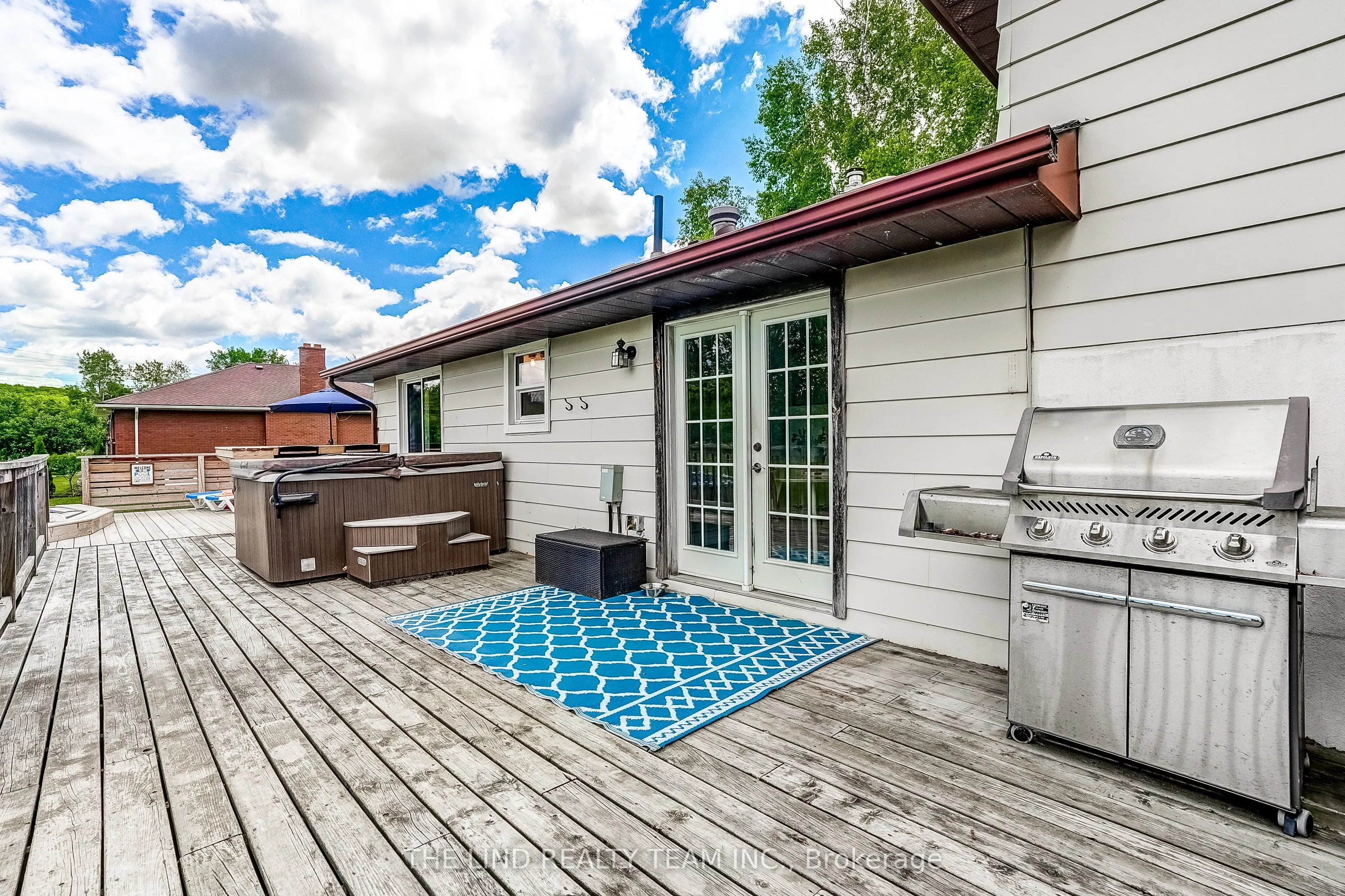 19505 Bathurst Street