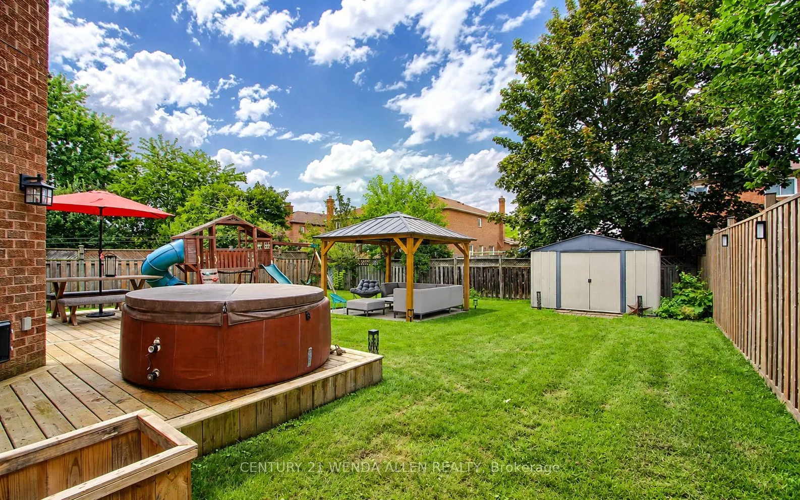 156 Gwendolyn Boulevard