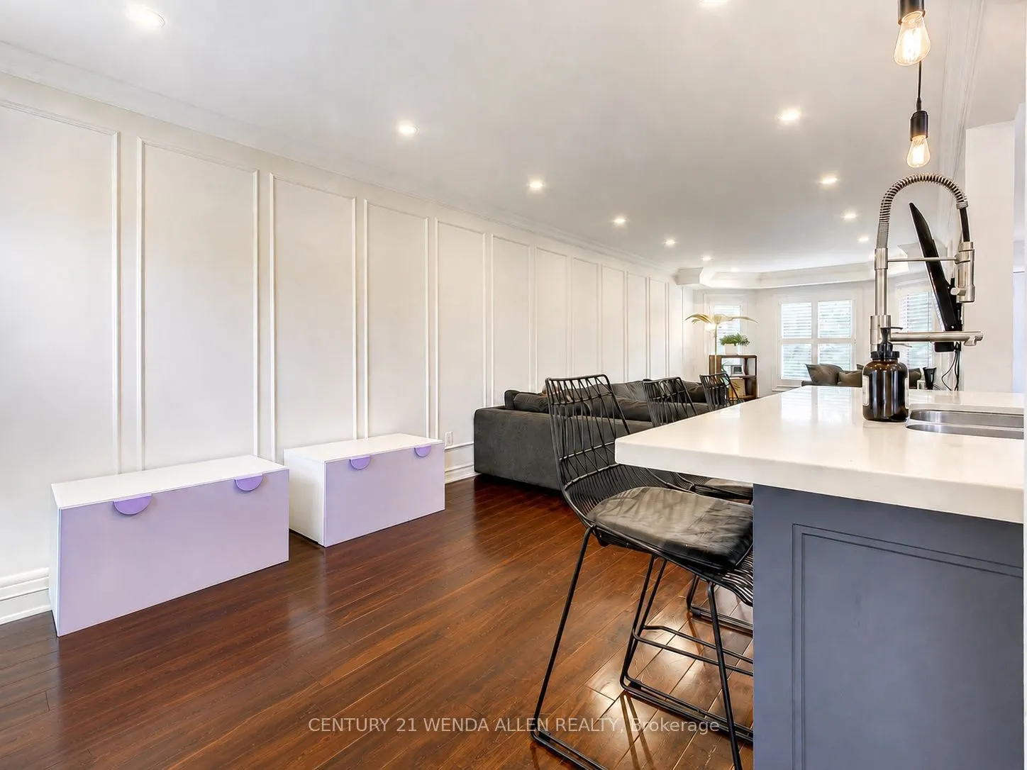 156 Gwendolyn Boulevard