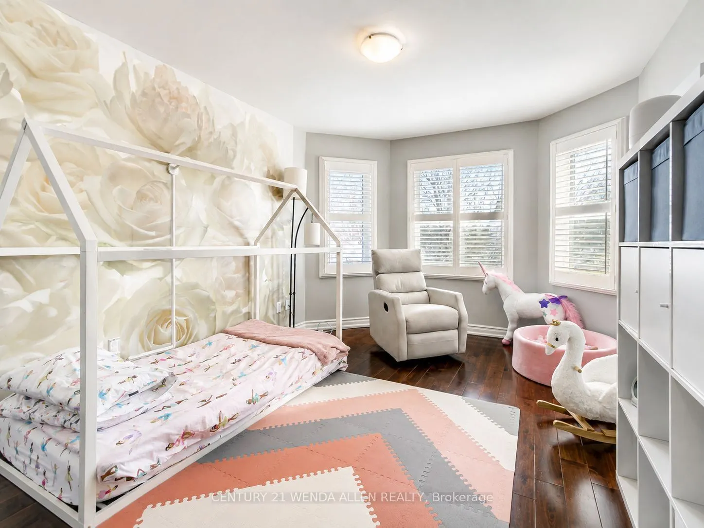 156 Gwendolyn Boulevard
